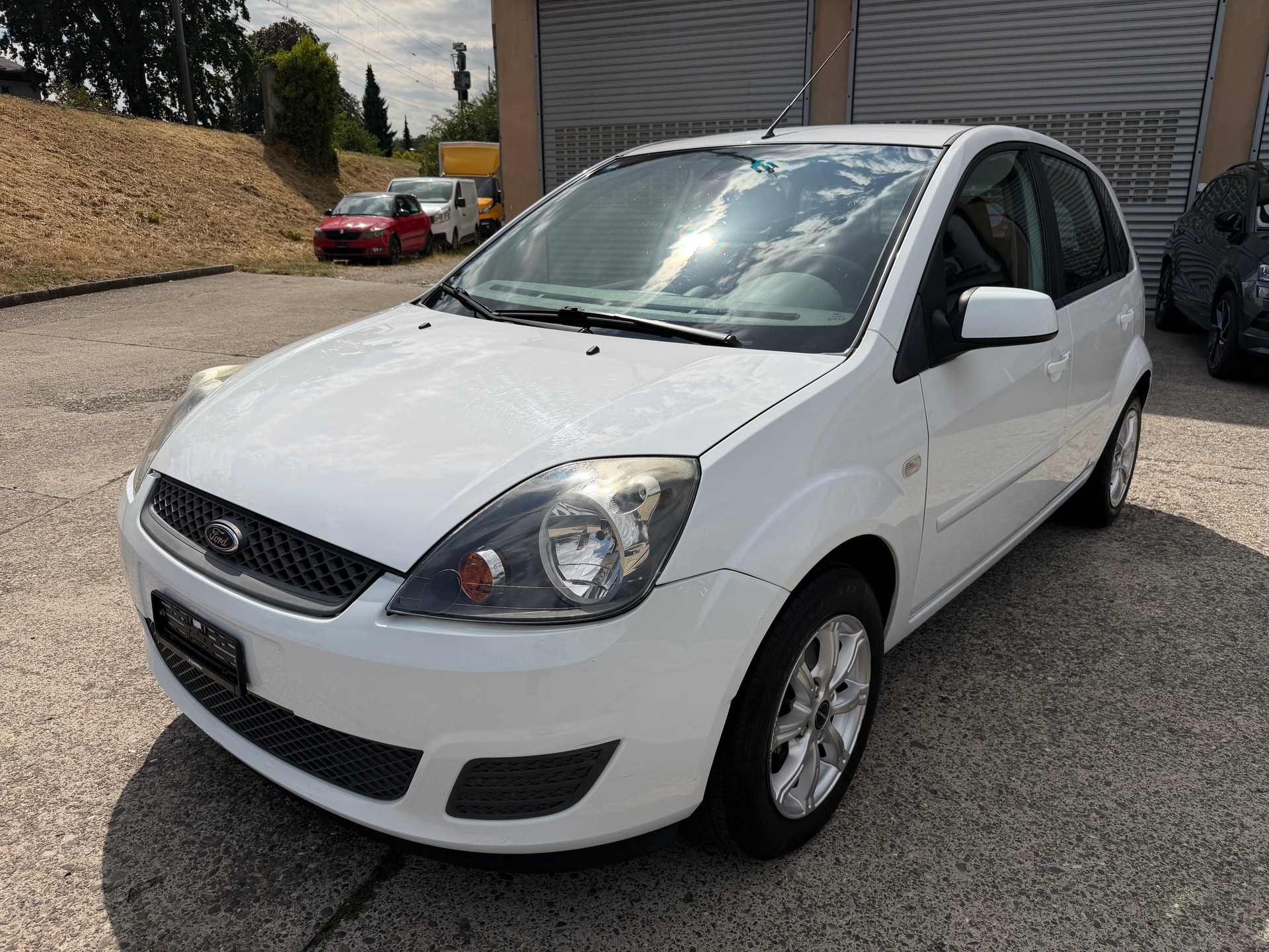 FORD Fiesta 1.4 16V Ambiente-image-0