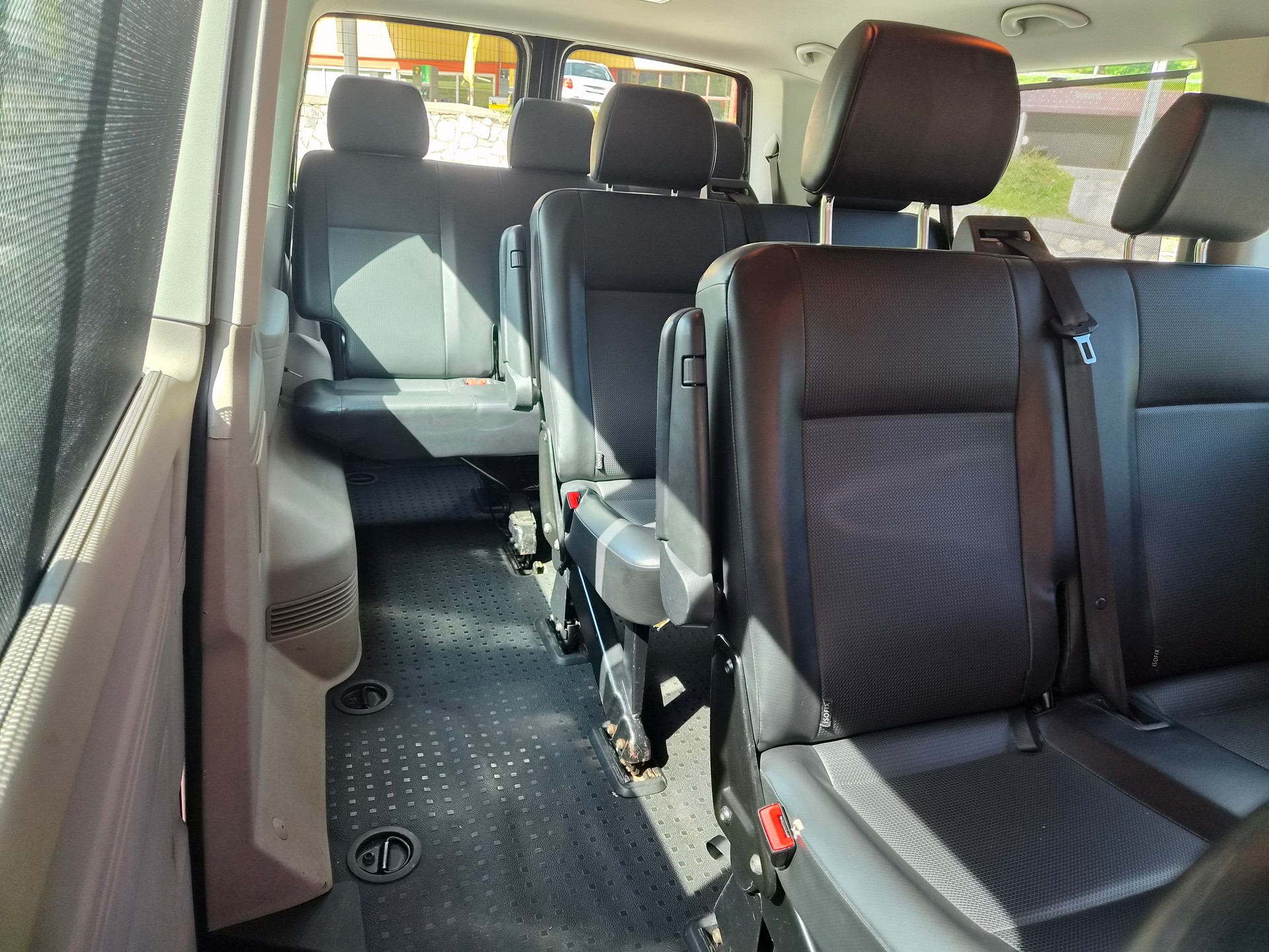 VW Caravelle 4Motion-image-9