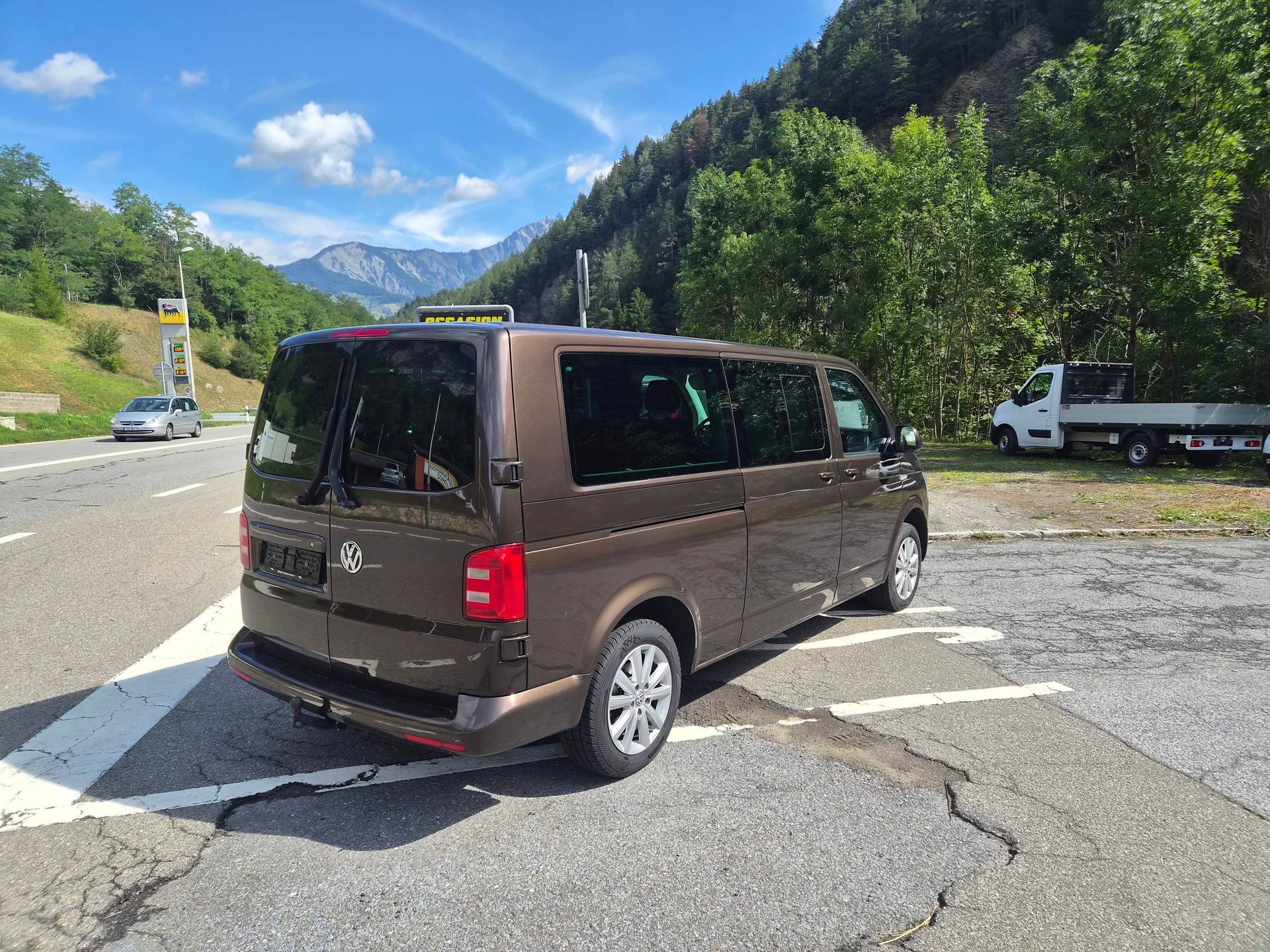 VW Caravelle 4Motion-image-4