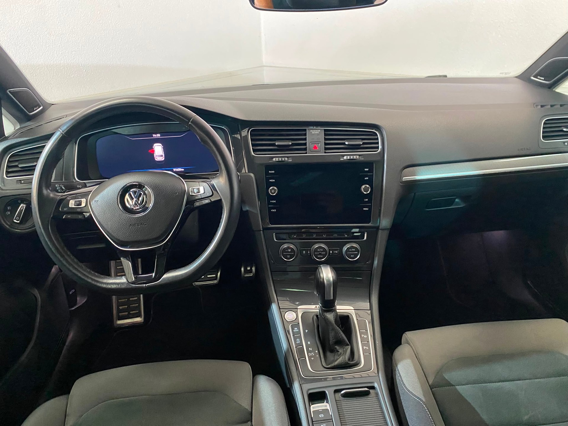 VW Golf 2.0 TDI Alltrack 4Motion DSG-image-10