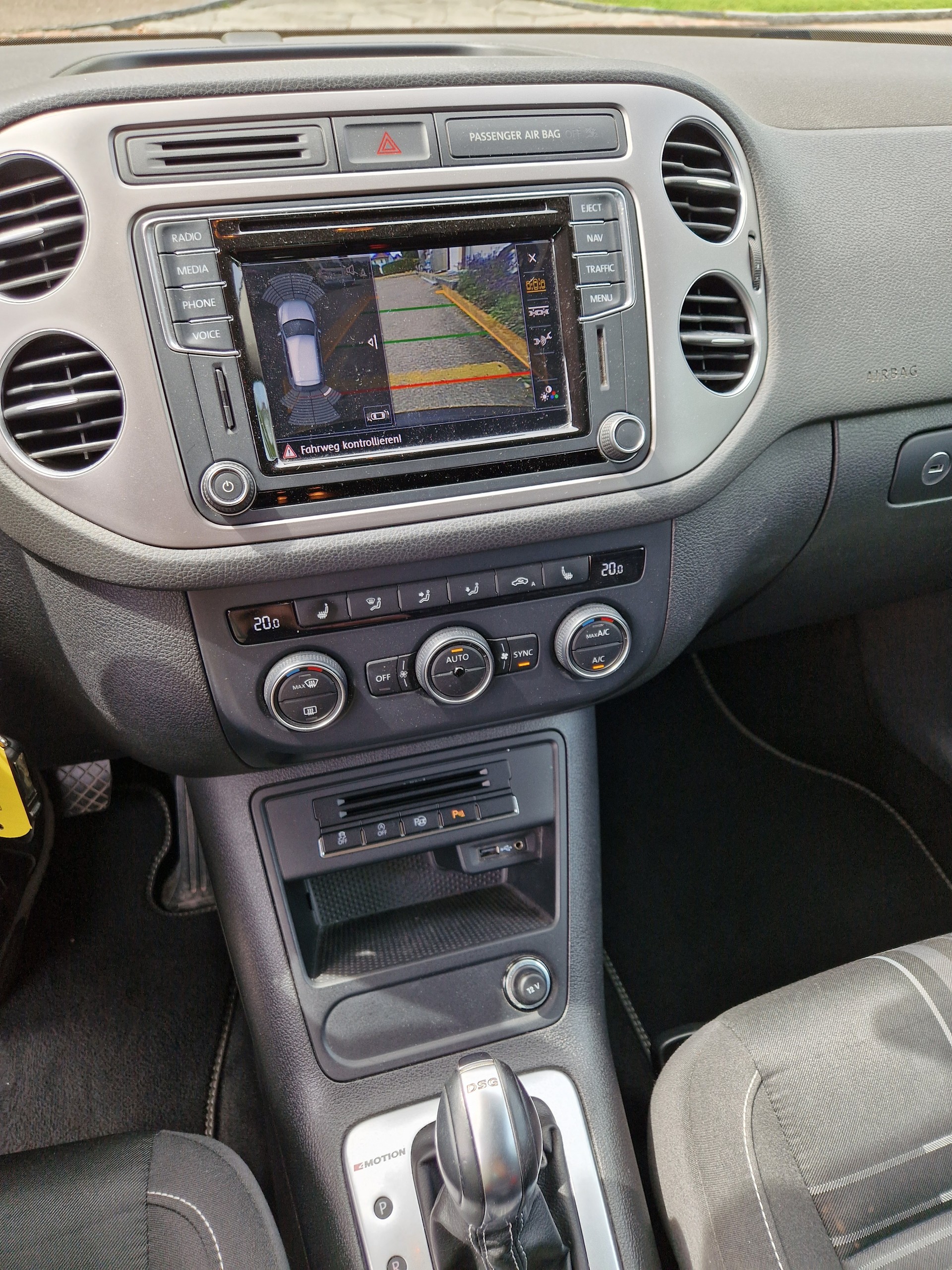 VW Tiguan 2.0 TDI Lounge 4Motion DSG-image-8