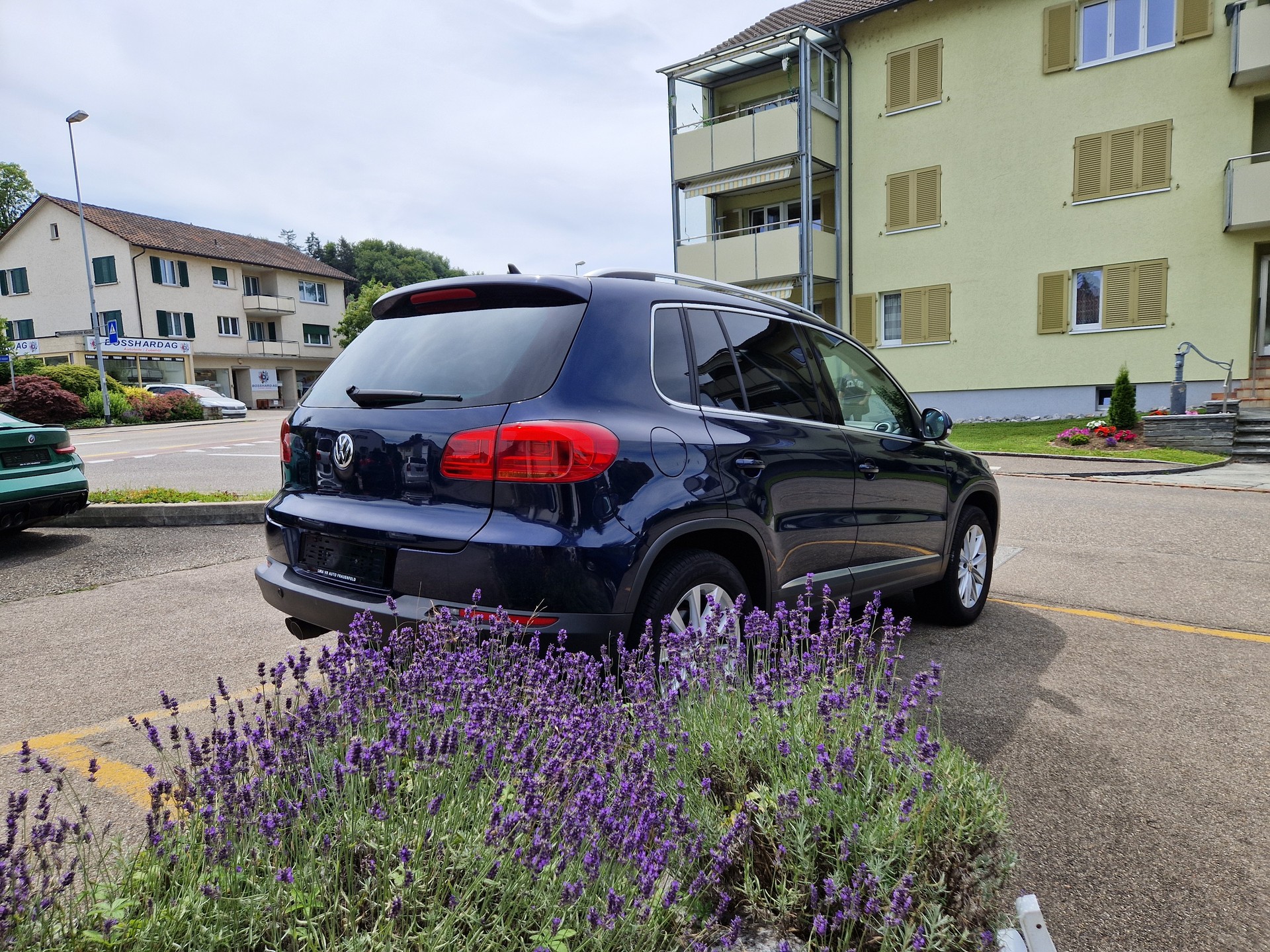 VW Tiguan 2.0 TDI Lounge 4Motion DSG-image-2