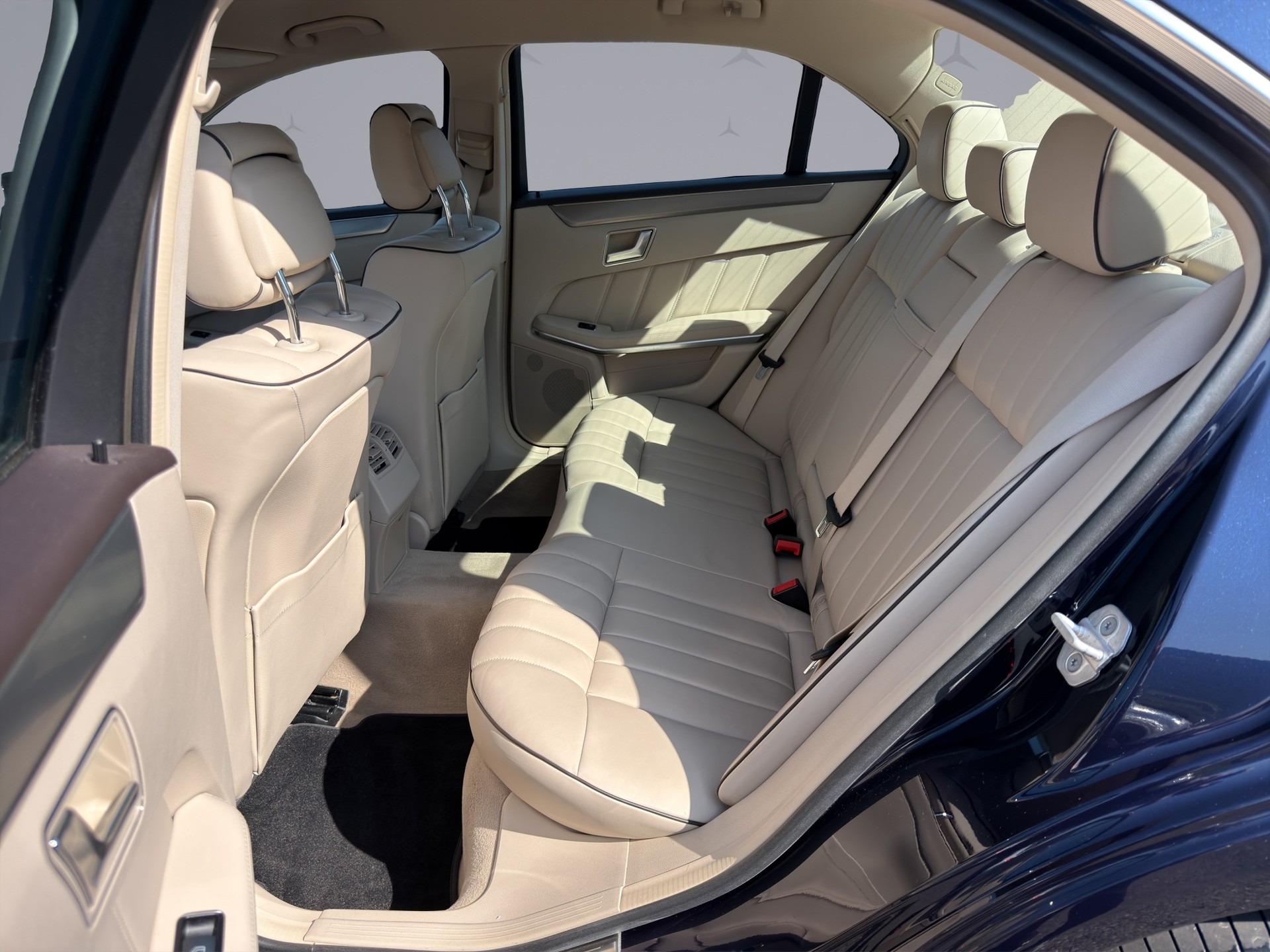 MERCEDES-BENZ E 400 V6 Avantgarde 4matic-image-9