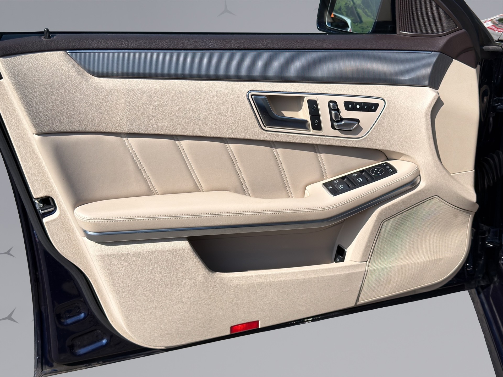 MERCEDES-BENZ E 400 V6 Avantgarde 4matic-image-14