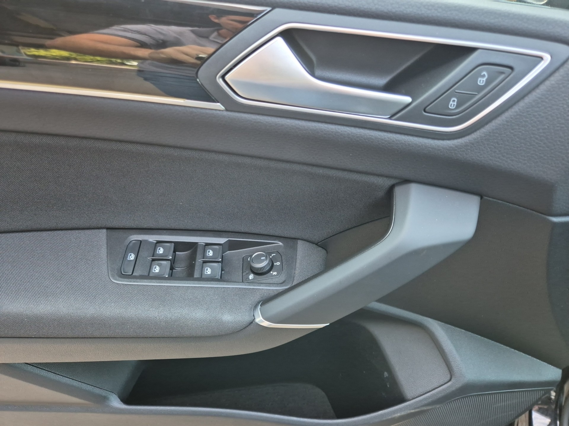 VW Touran 2.0 TDI BlueMotion Technology Highline DSG-image-12