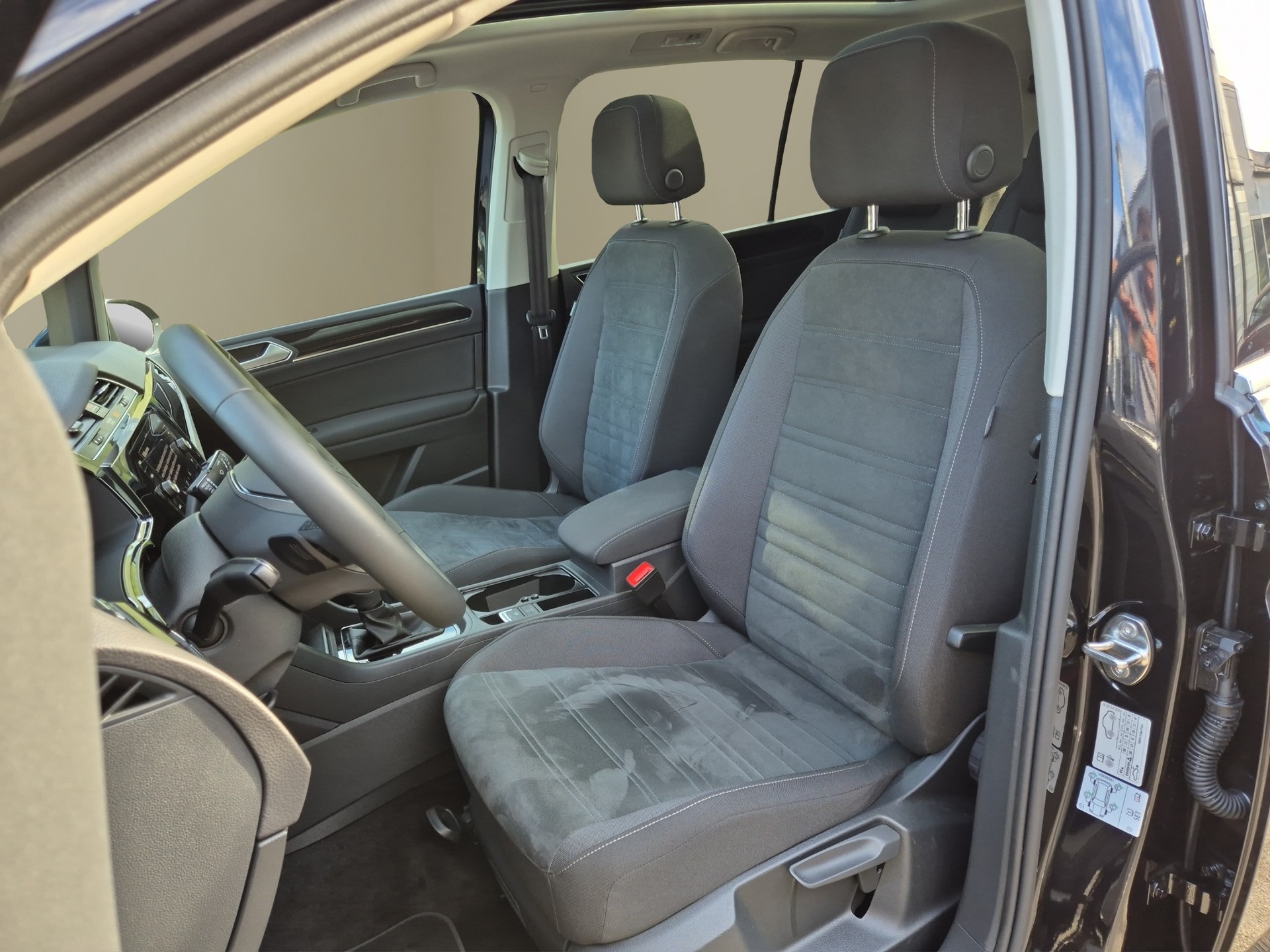 VW Touran 2.0 TDI BlueMotion Technology Highline DSG-image-8