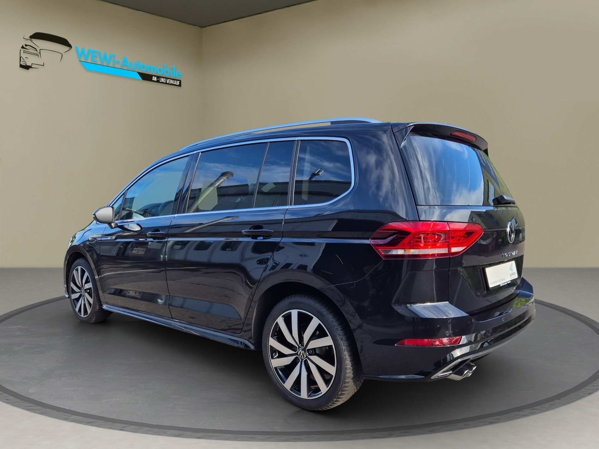 VW Touran 2.0 TDI BlueMotion Technology Highline DSG-image-4