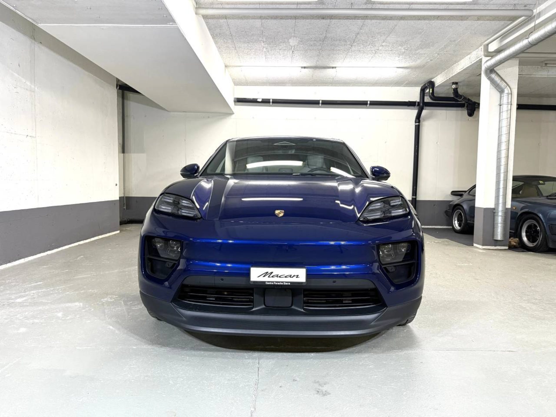 PORSCHE Macan 4-image-8