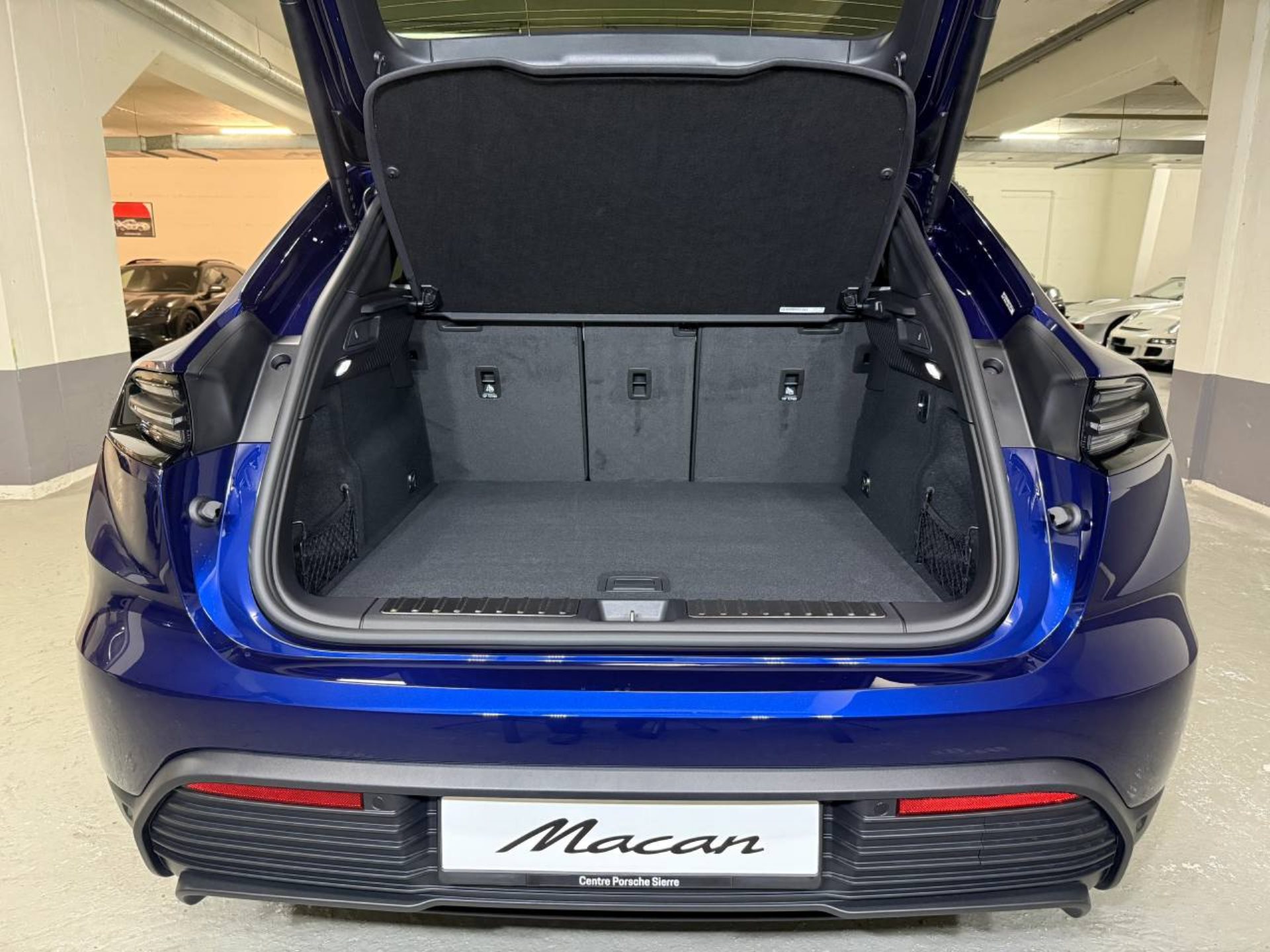 PORSCHE Macan 4-image-19