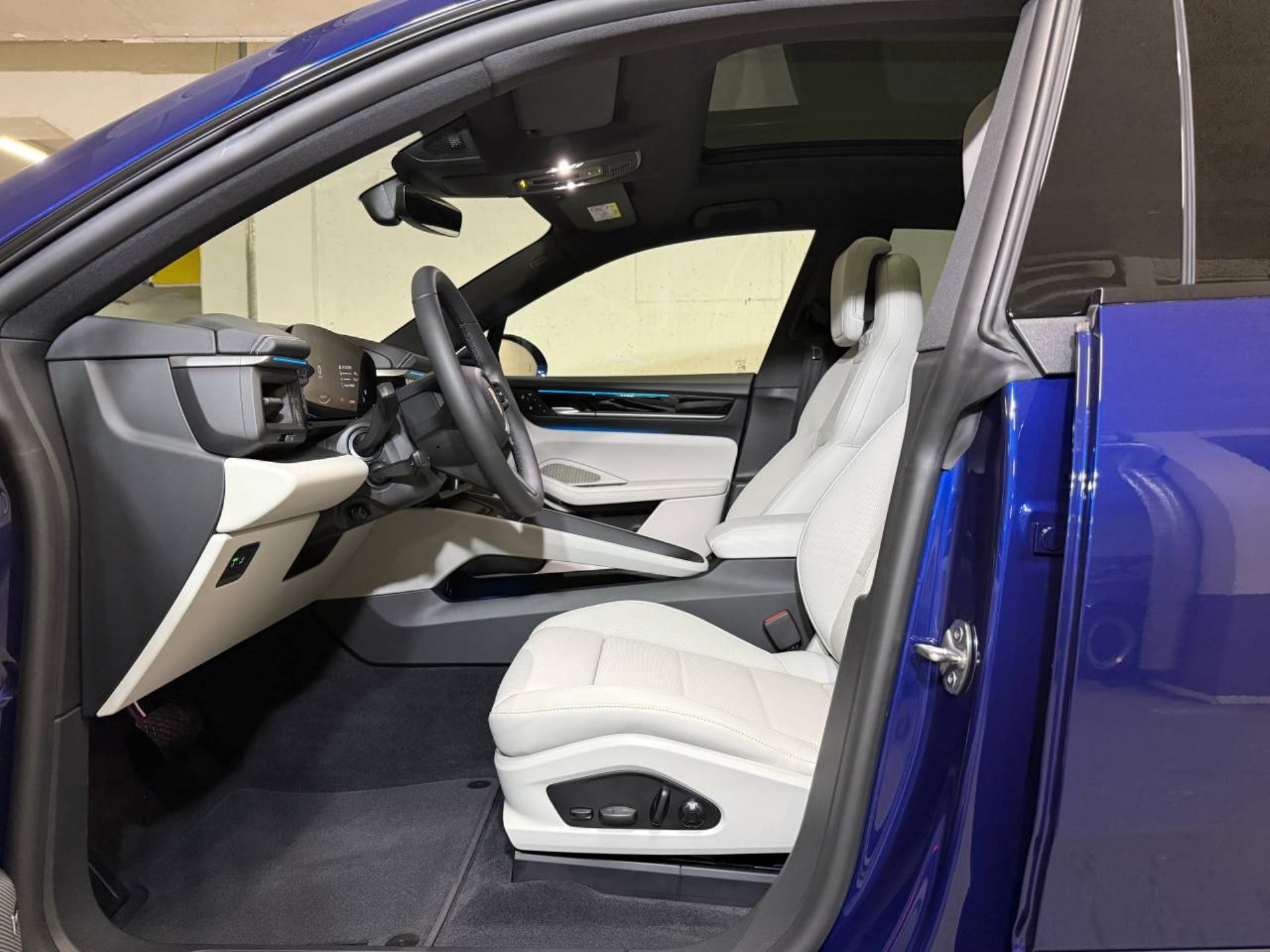 PORSCHE Macan 4-image-11