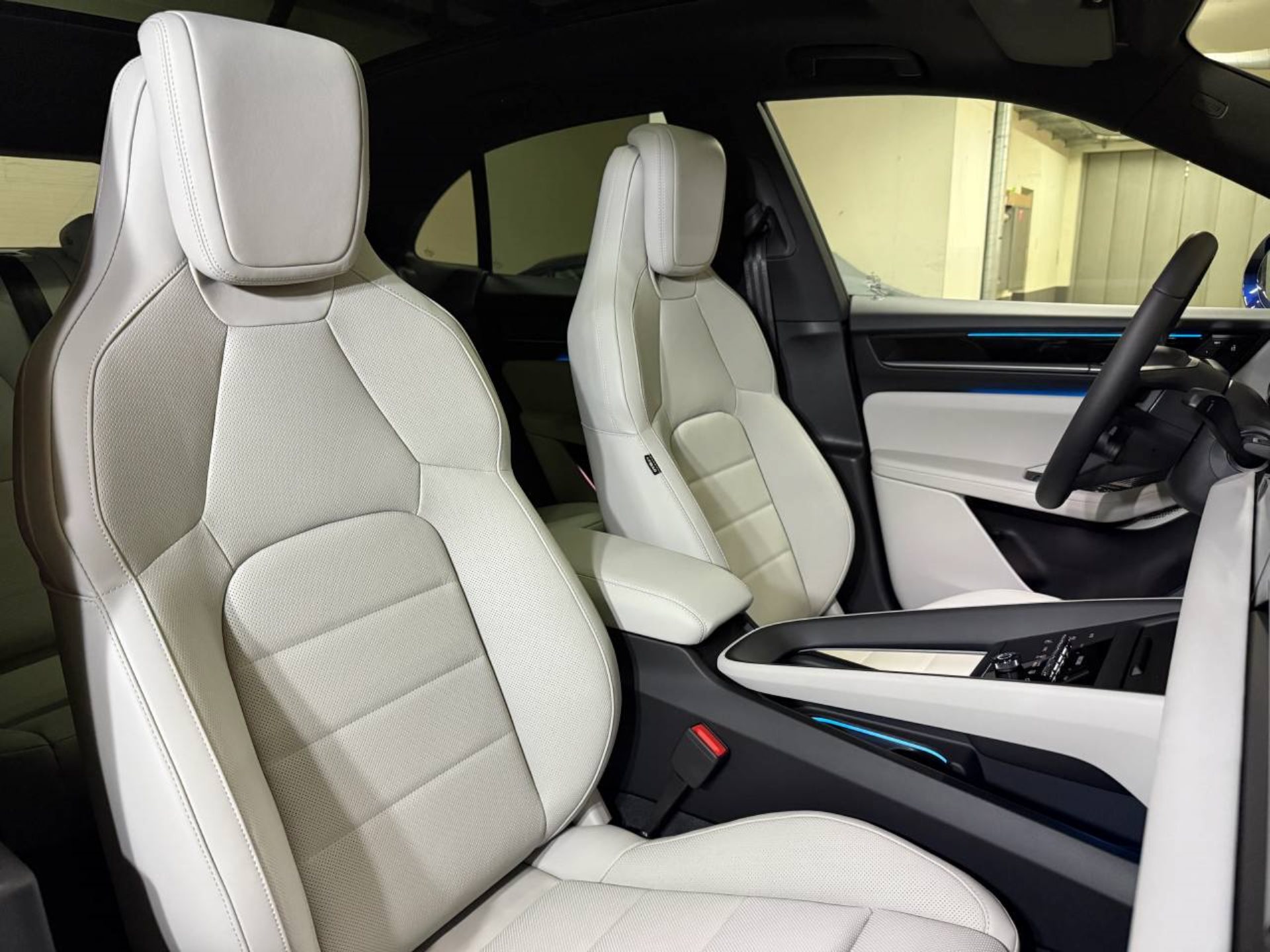 PORSCHE Macan 4-image-14
