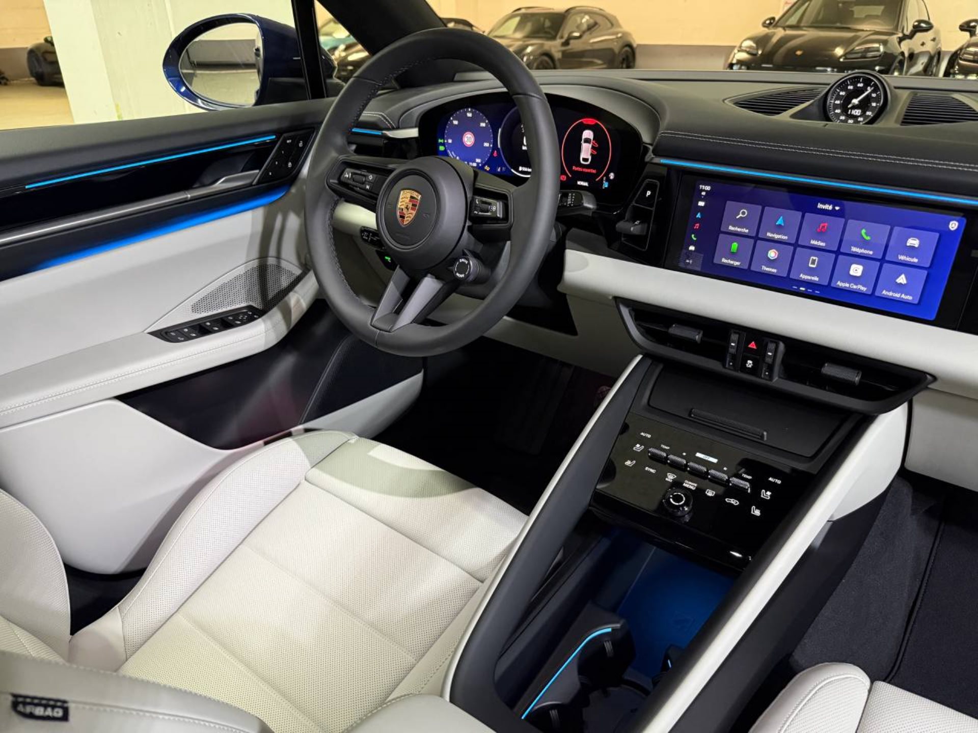 PORSCHE Macan 4-image-13