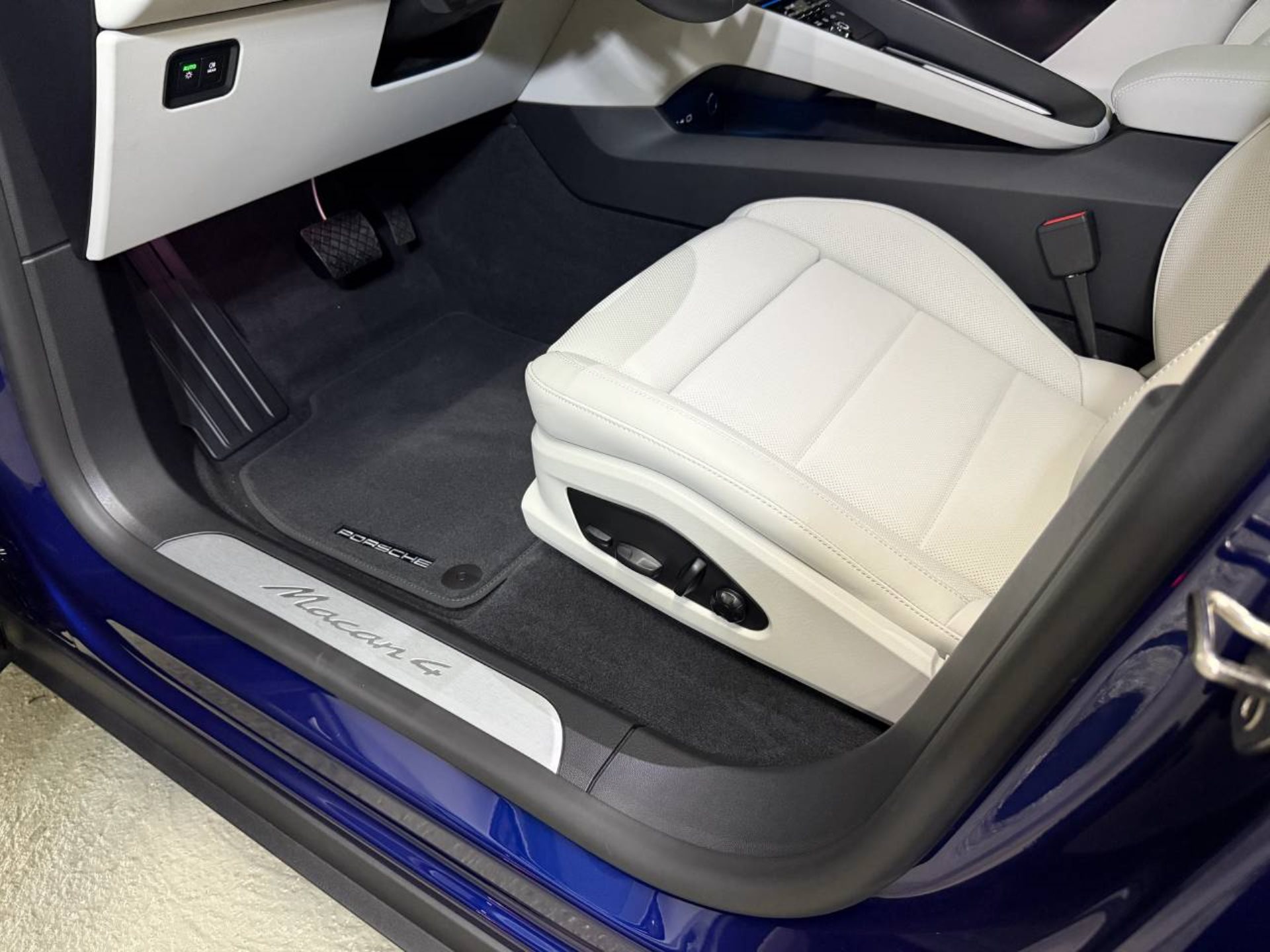 PORSCHE Macan 4-image-23