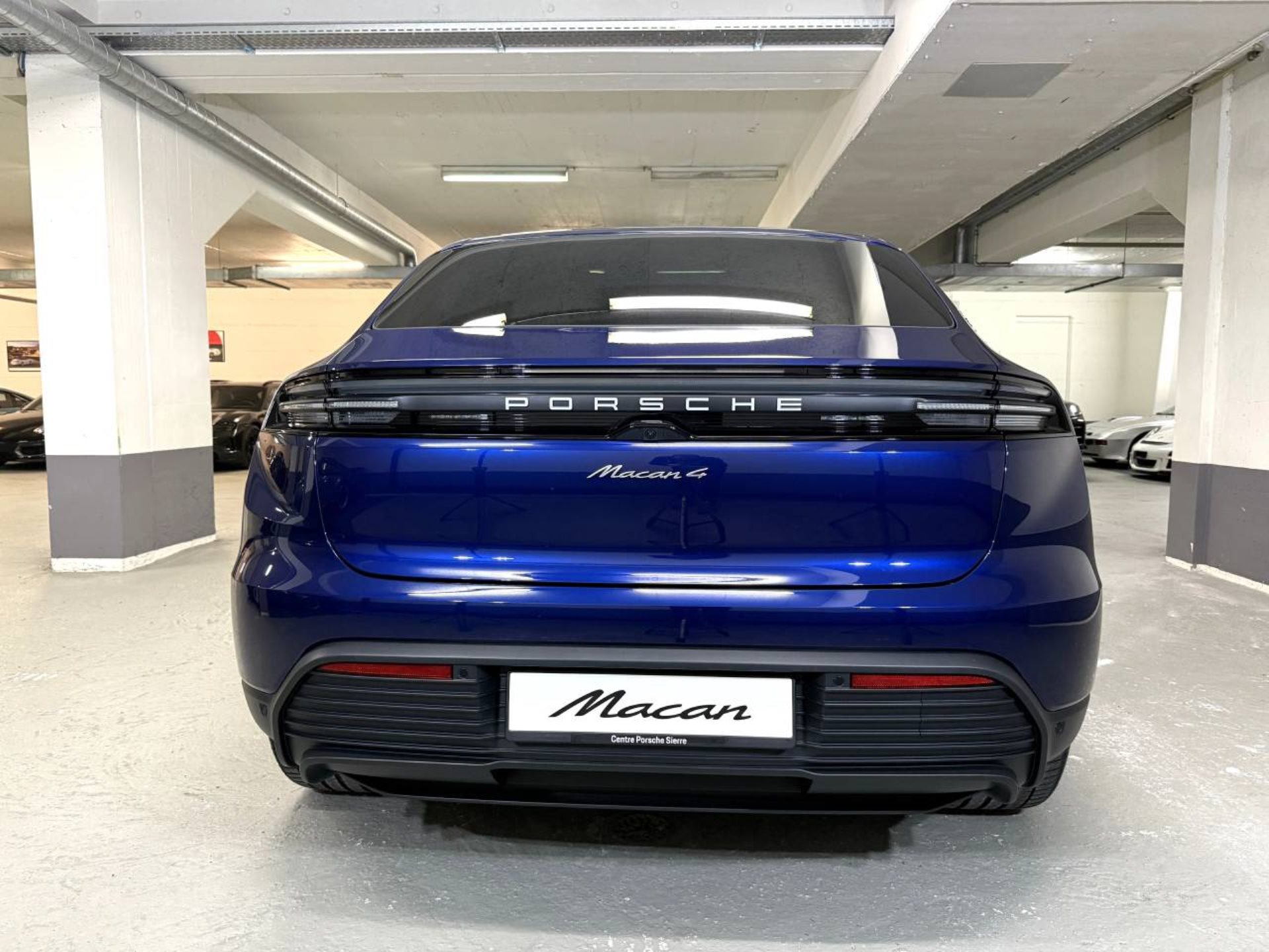 PORSCHE Macan 4-image-5