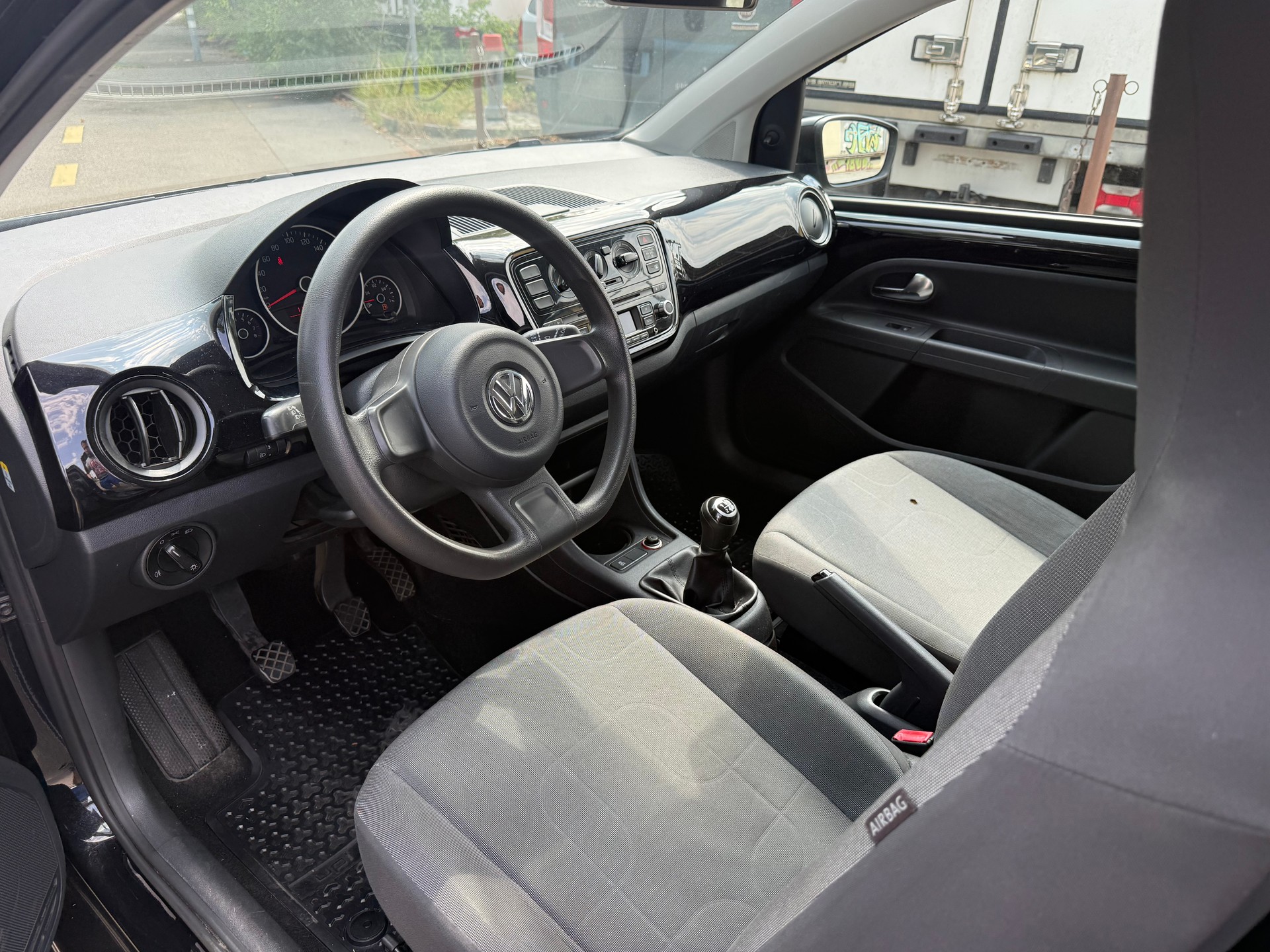 VW Up 1.0 take up-image-10