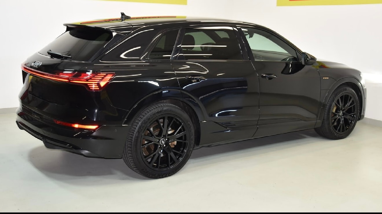 AUDI 55 S Line Black Edition quattro-image-2