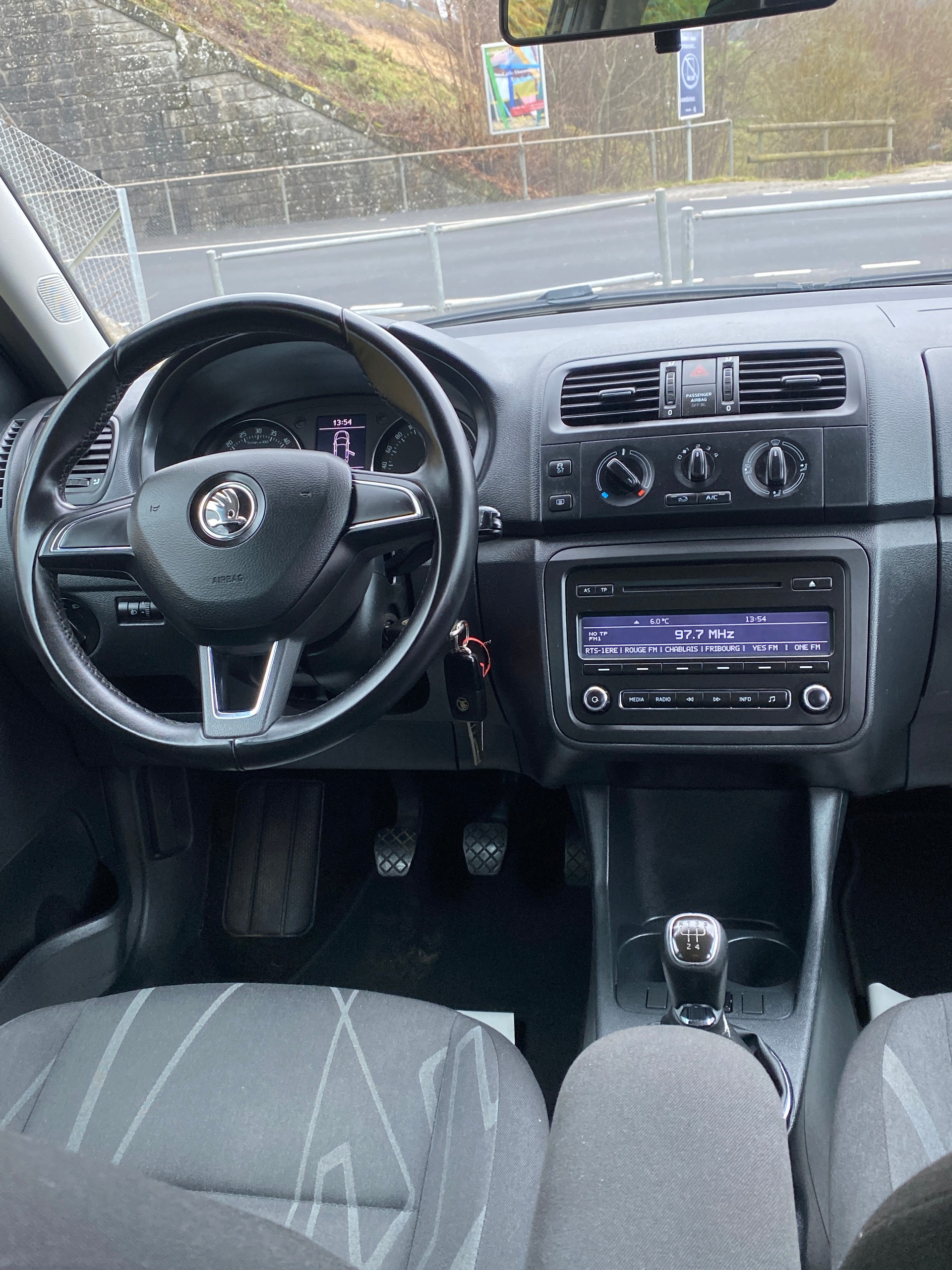 SKODA Fabia 1.6 TDI Elegance-image-5