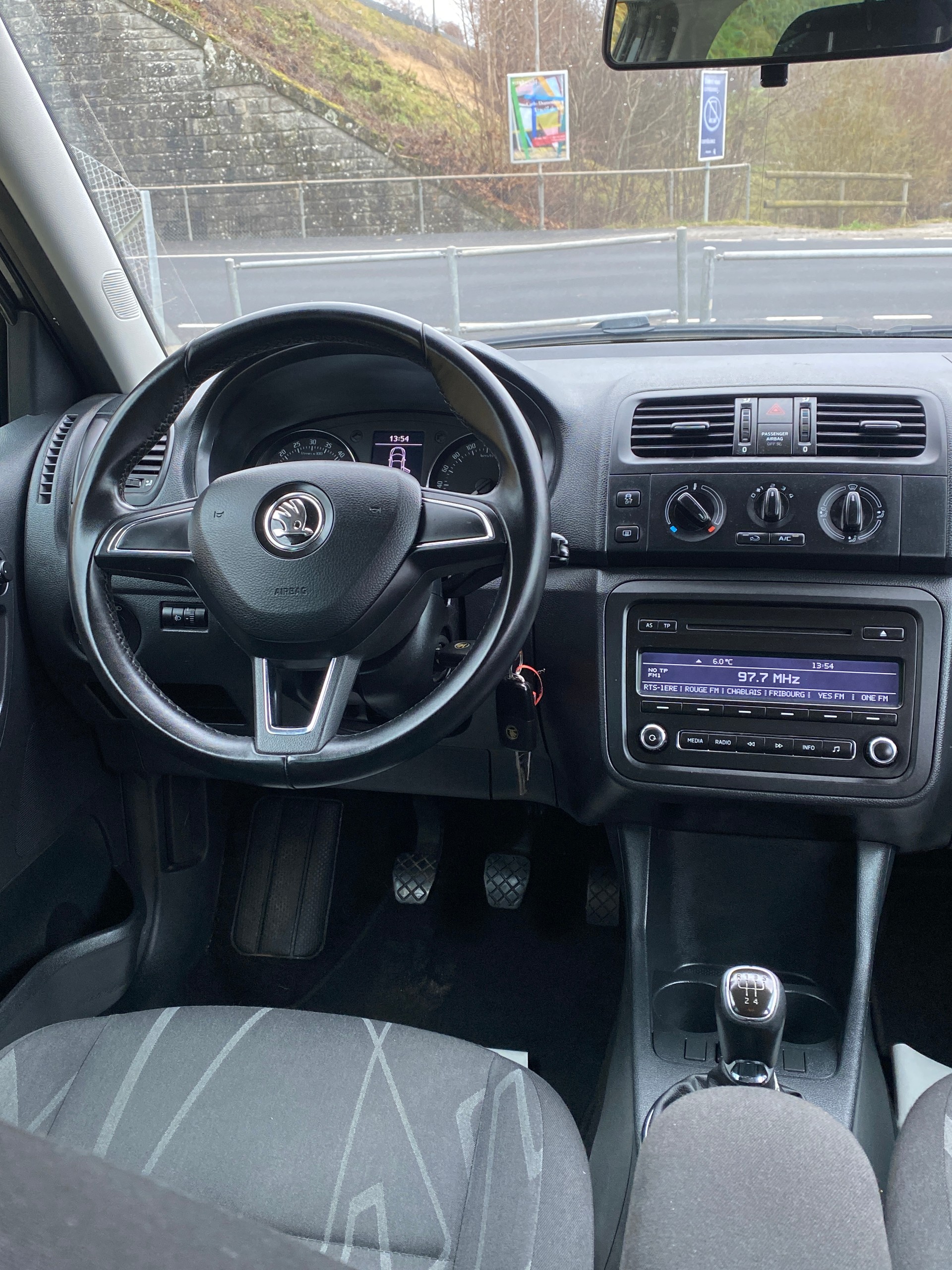 SKODA Fabia 1.6 TDI Elegance-image-6