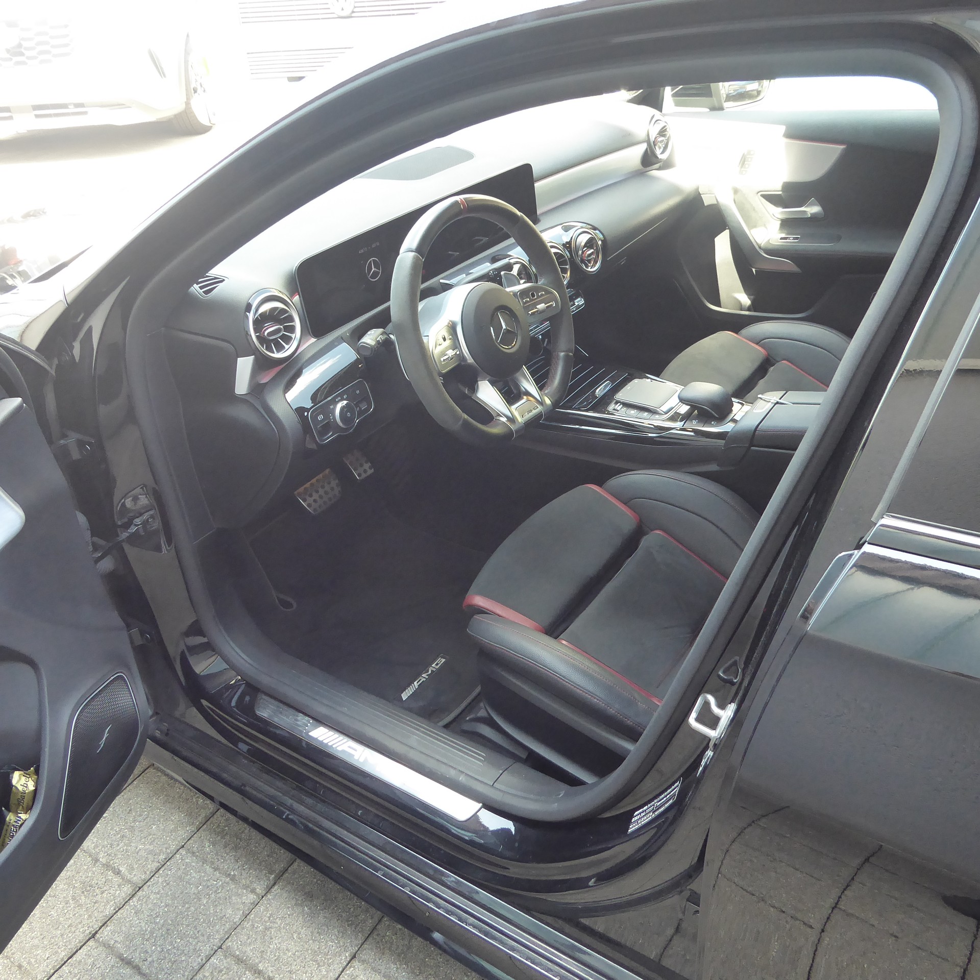 MERCEDES-BENZ A 45 AMG 4Matic+ Speedshift-image-4