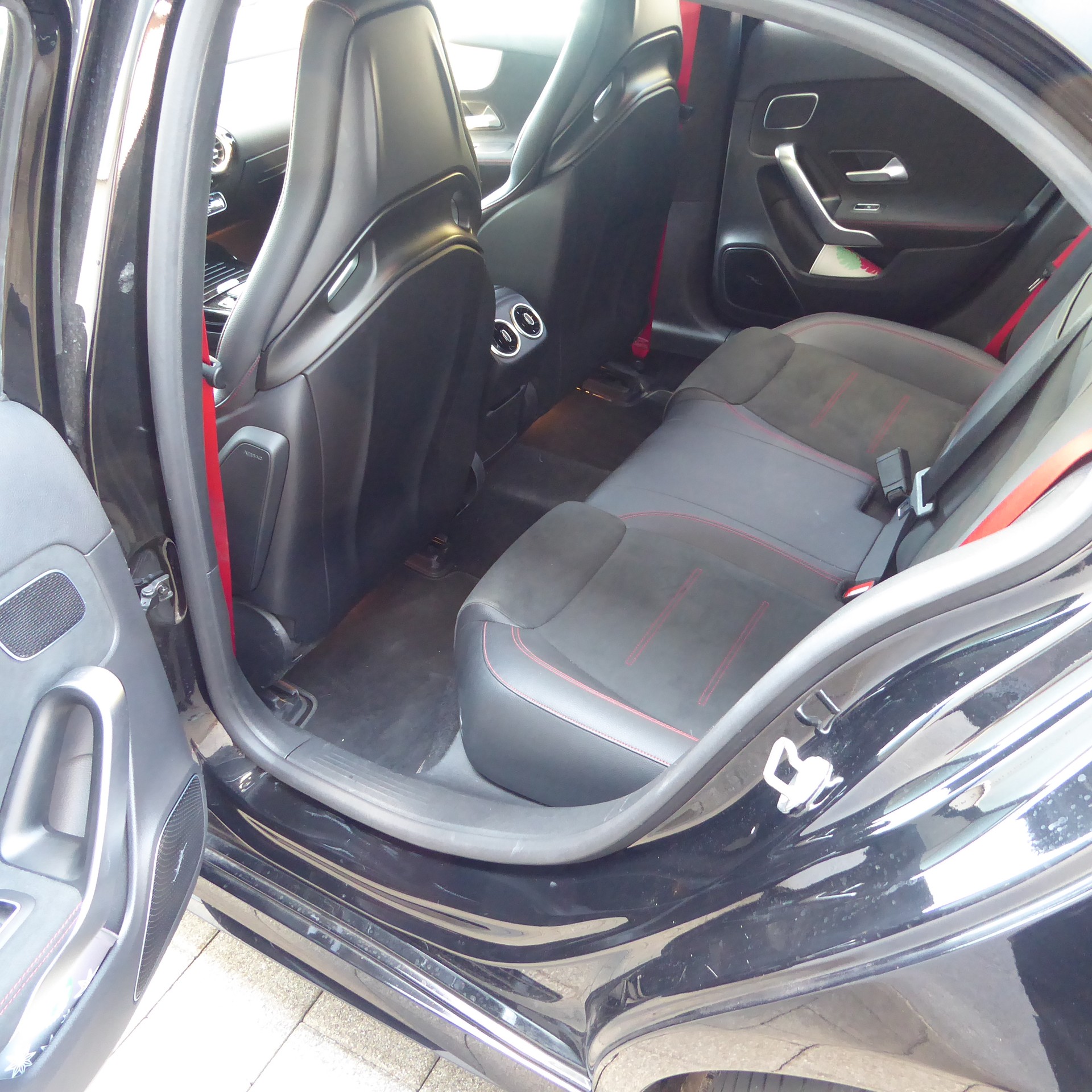 MERCEDES-BENZ A 45 AMG 4Matic+ Speedshift-image-5