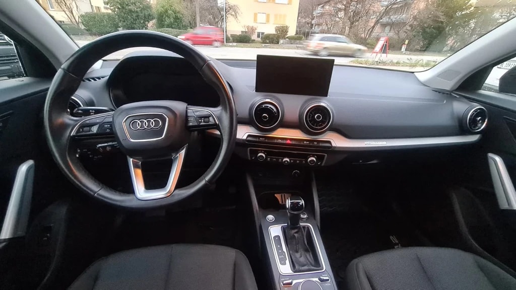 AUDI Q2 35 TDI quattro S-tronic ** Gr-Navi ** RF-Kamera ** Sitzheizung ** ACC ** Frisch Ab MFK & Service **-image-10