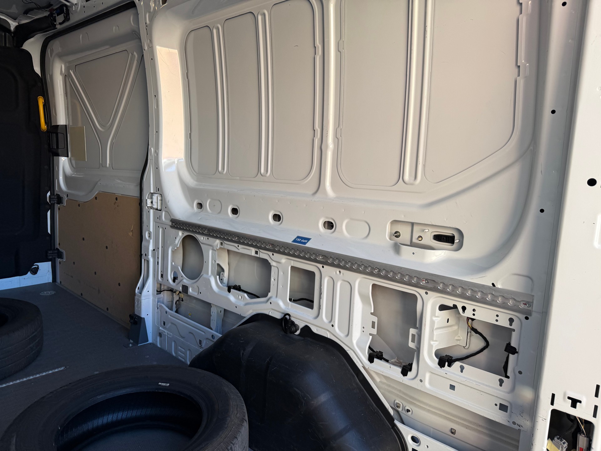 FORD Transit Van 350 L3 Trend 2.0 TDCi 130 FWD A-image-7