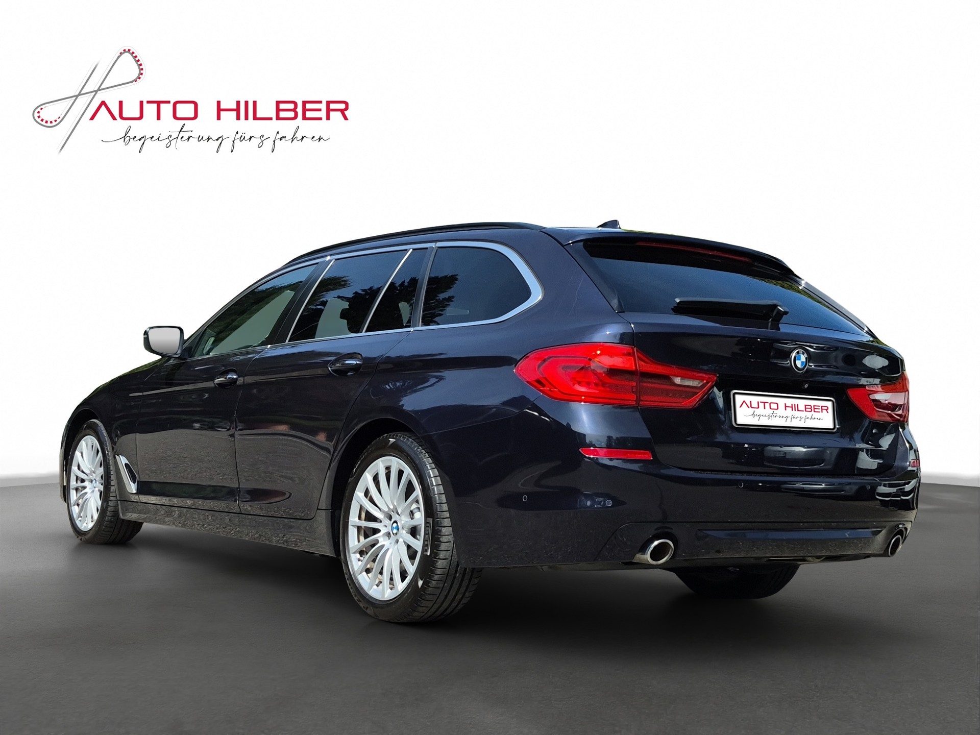BMW 530d xDrive Steptronic *MEGA Ausstattung, Anhängerkupplung, HarmanKardon, 360°, CarPlay*-image-4