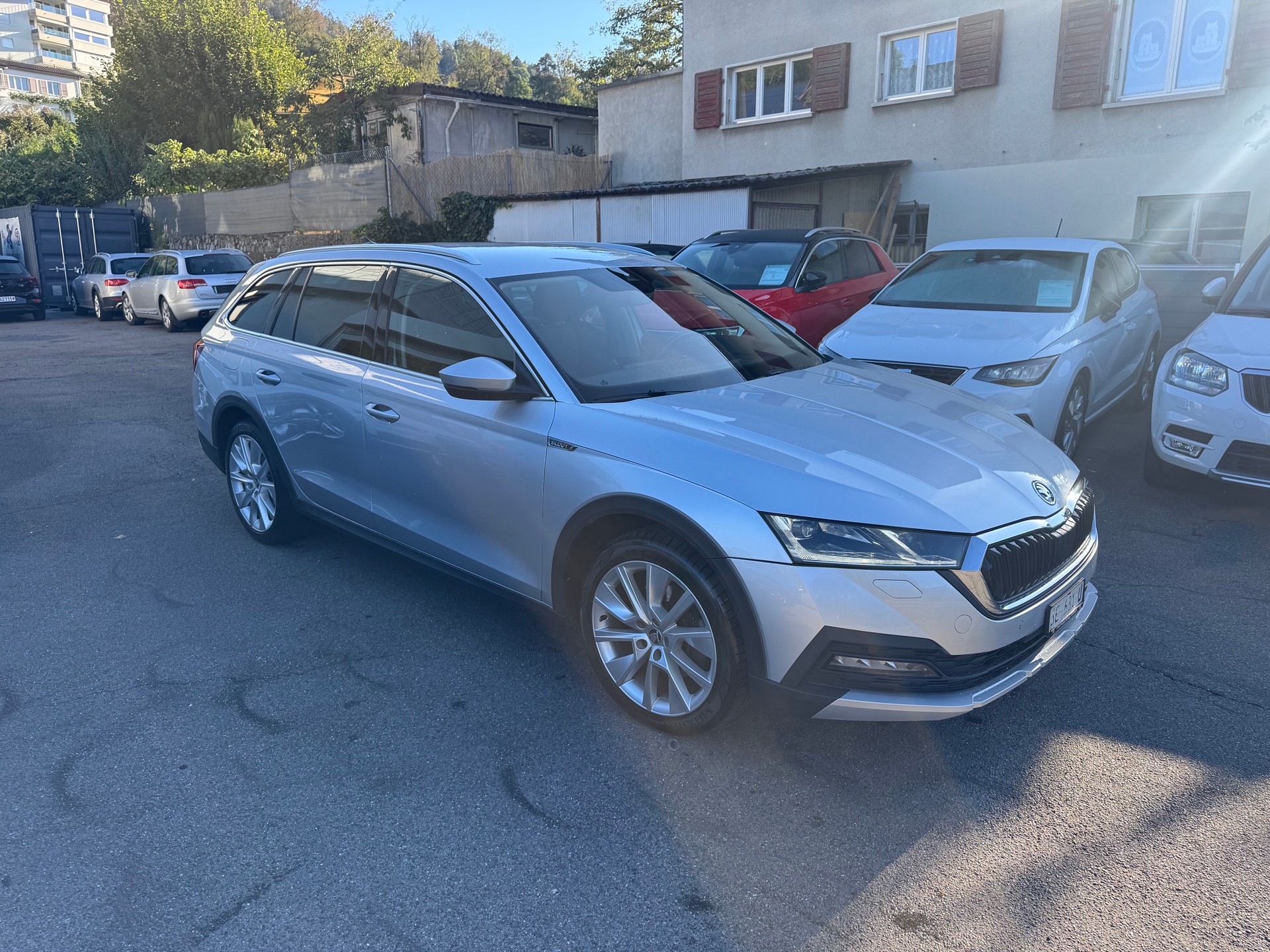 SKODA Octavia Combi 2.0 TDI DSG Scout 4x4-image-3