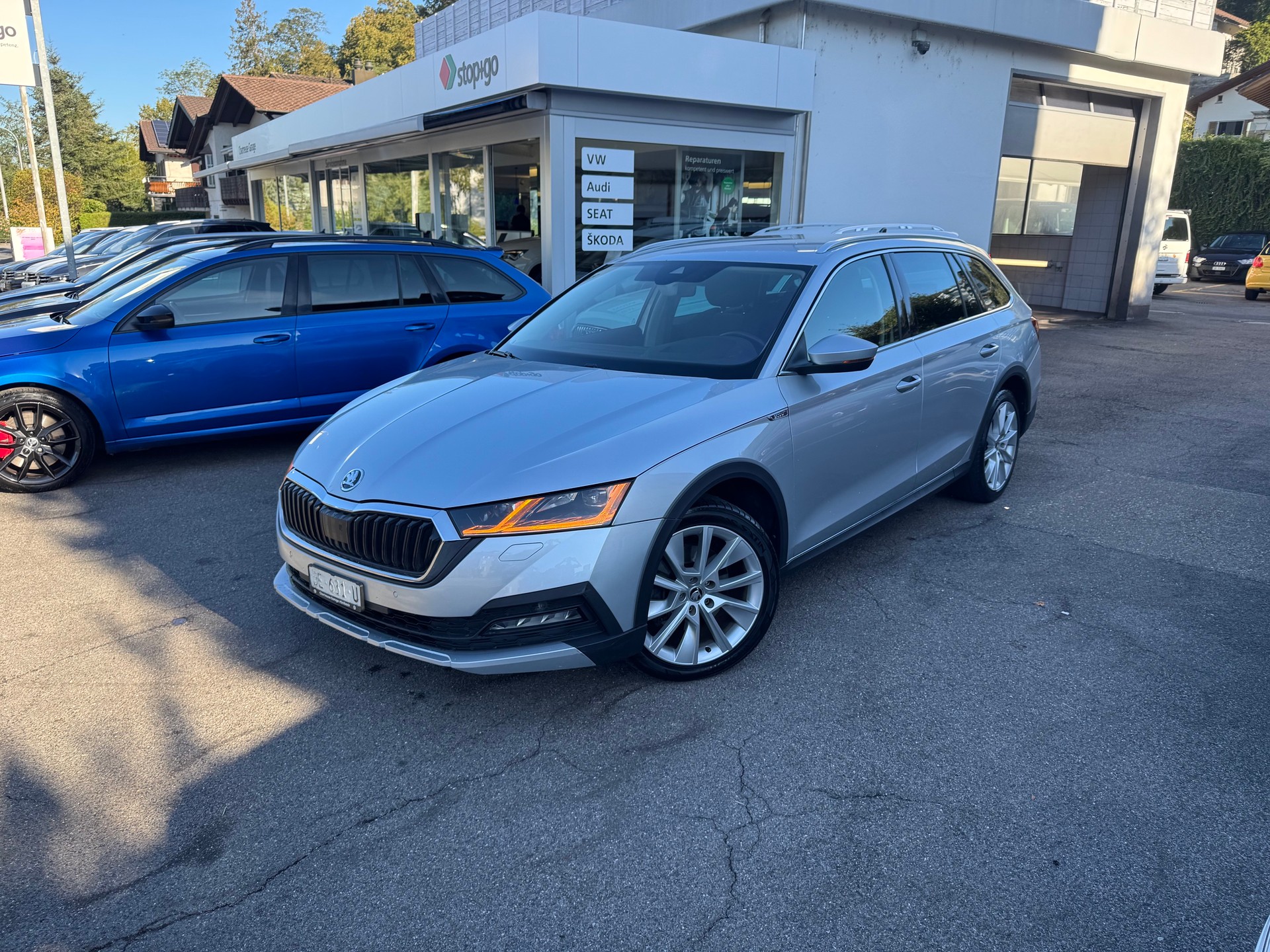 SKODA Octavia Combi 2.0 TDI DSG Scout 4x4-image-0