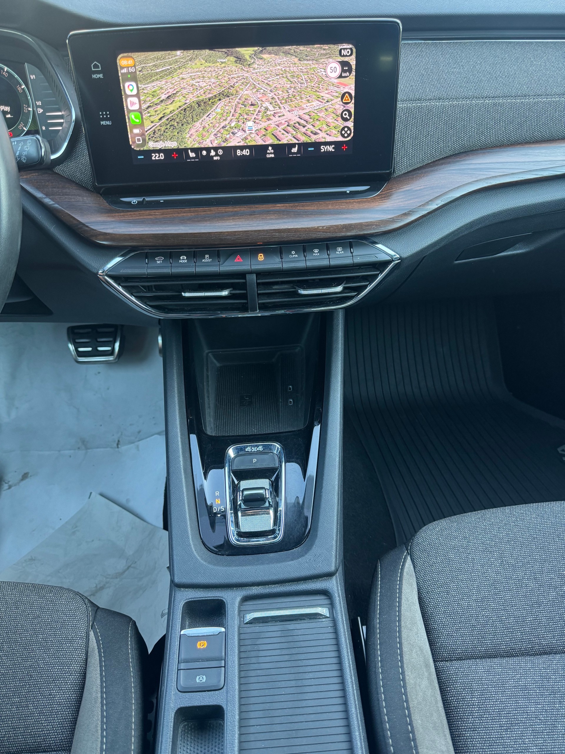 SKODA Octavia Combi 2.0 TDI DSG Scout 4x4-image-23