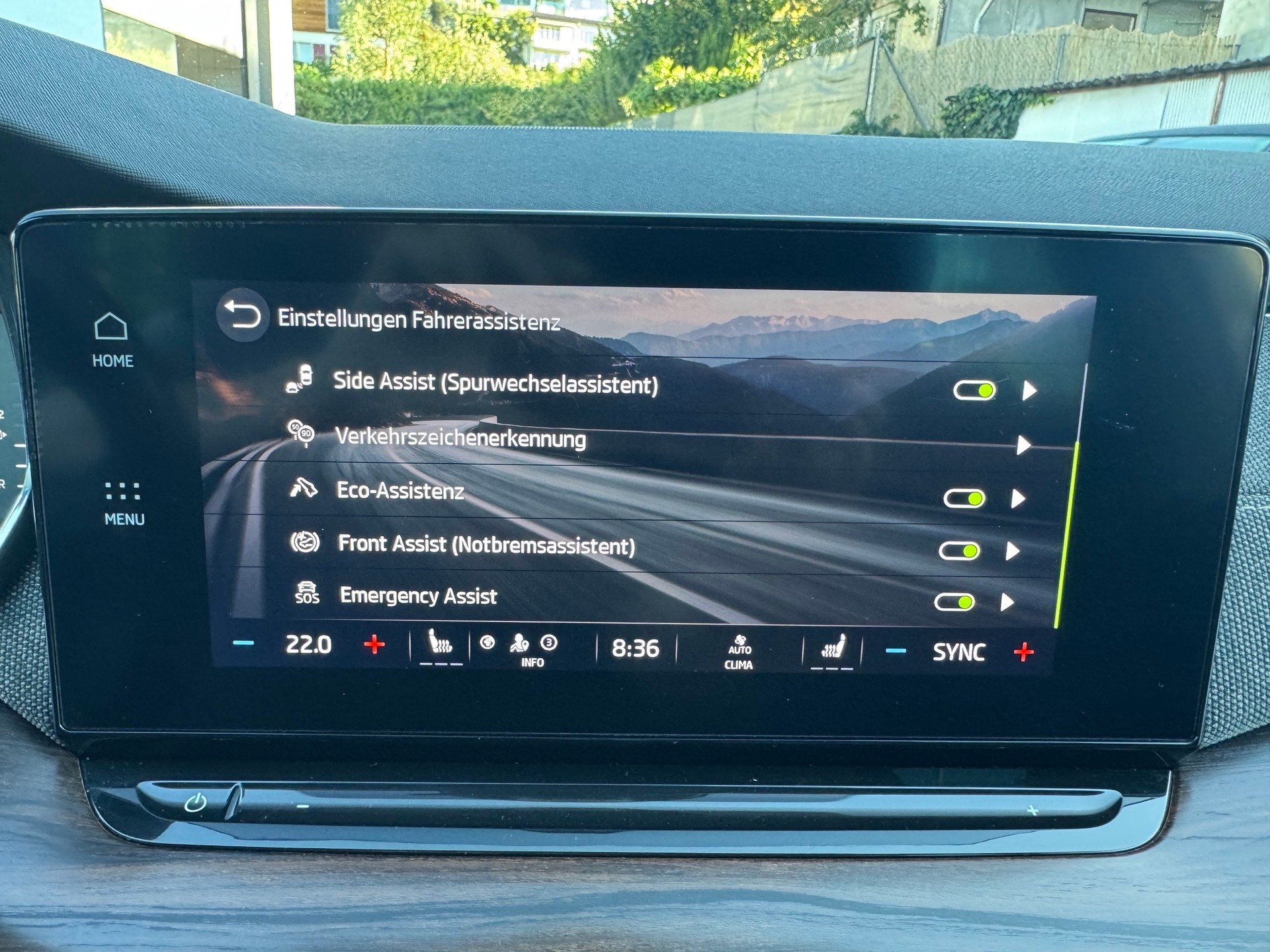 SKODA Octavia Combi 2.0 TDI DSG Scout 4x4-image-11