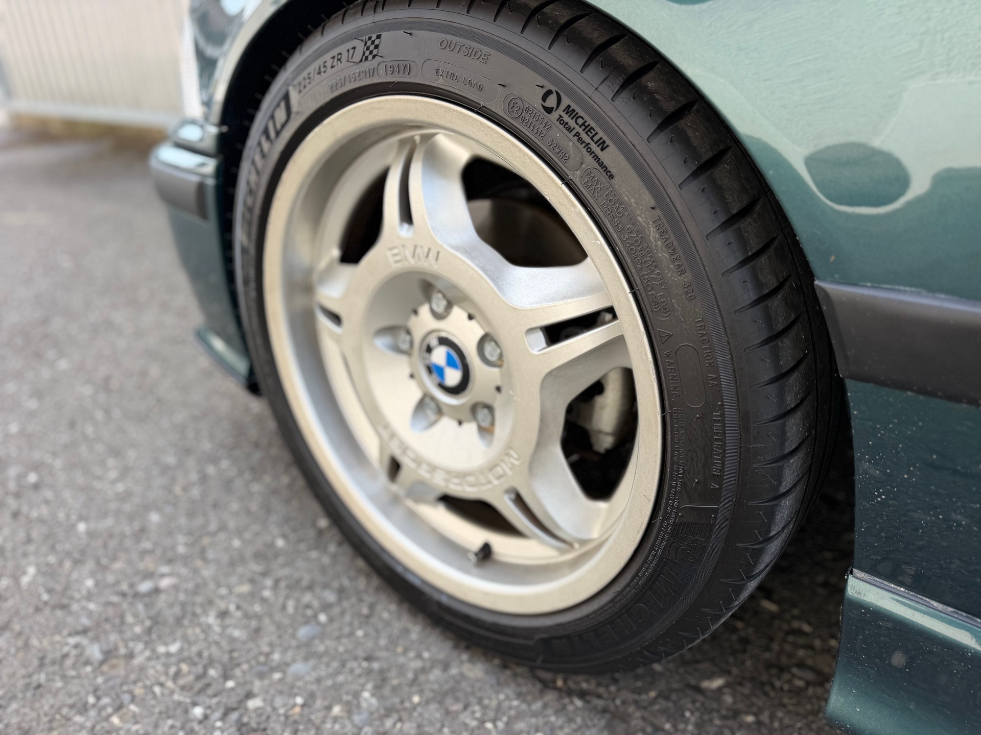 BMW 316i Coupe-image-8