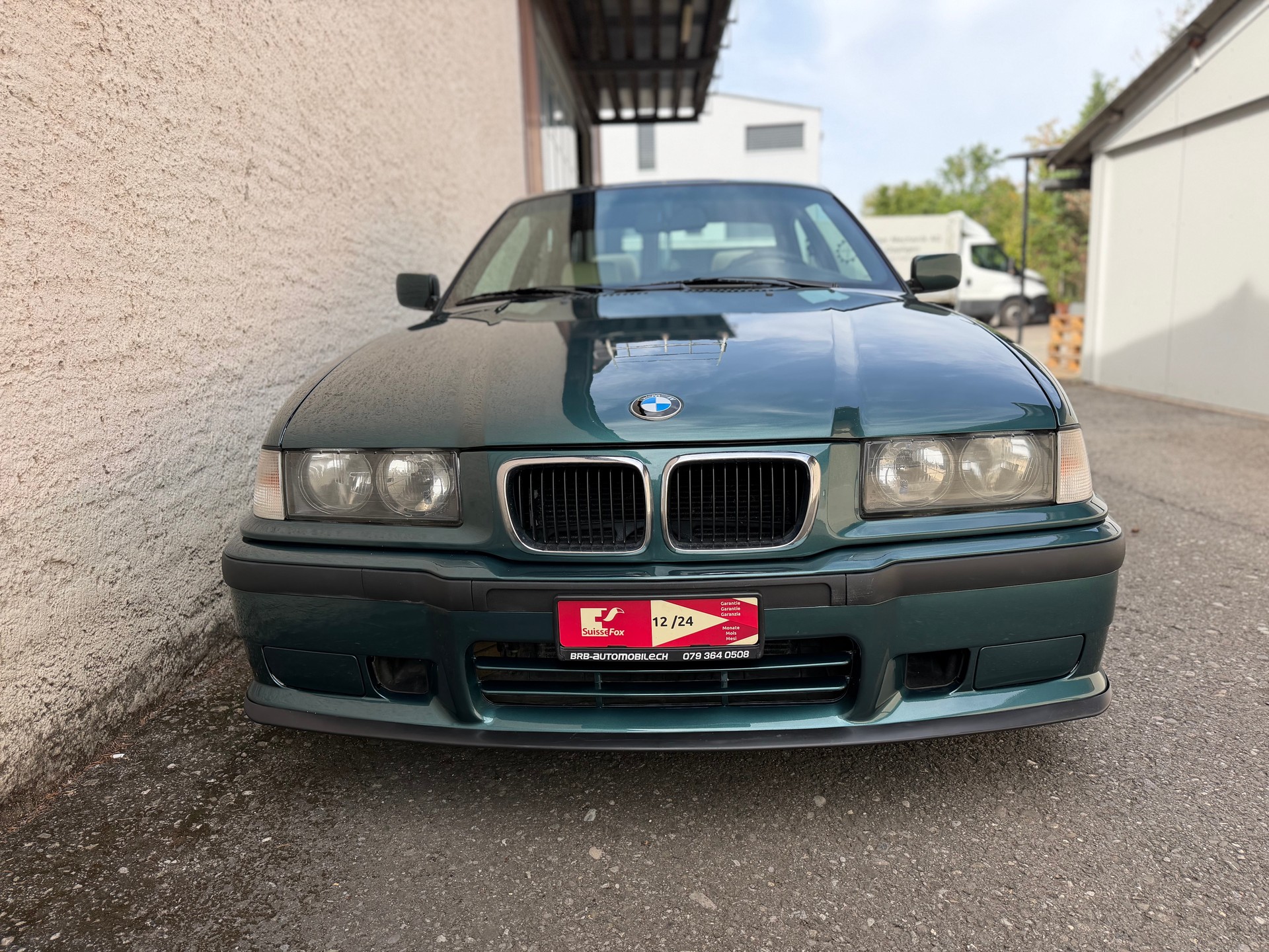 BMW 316i Coupe-image-6