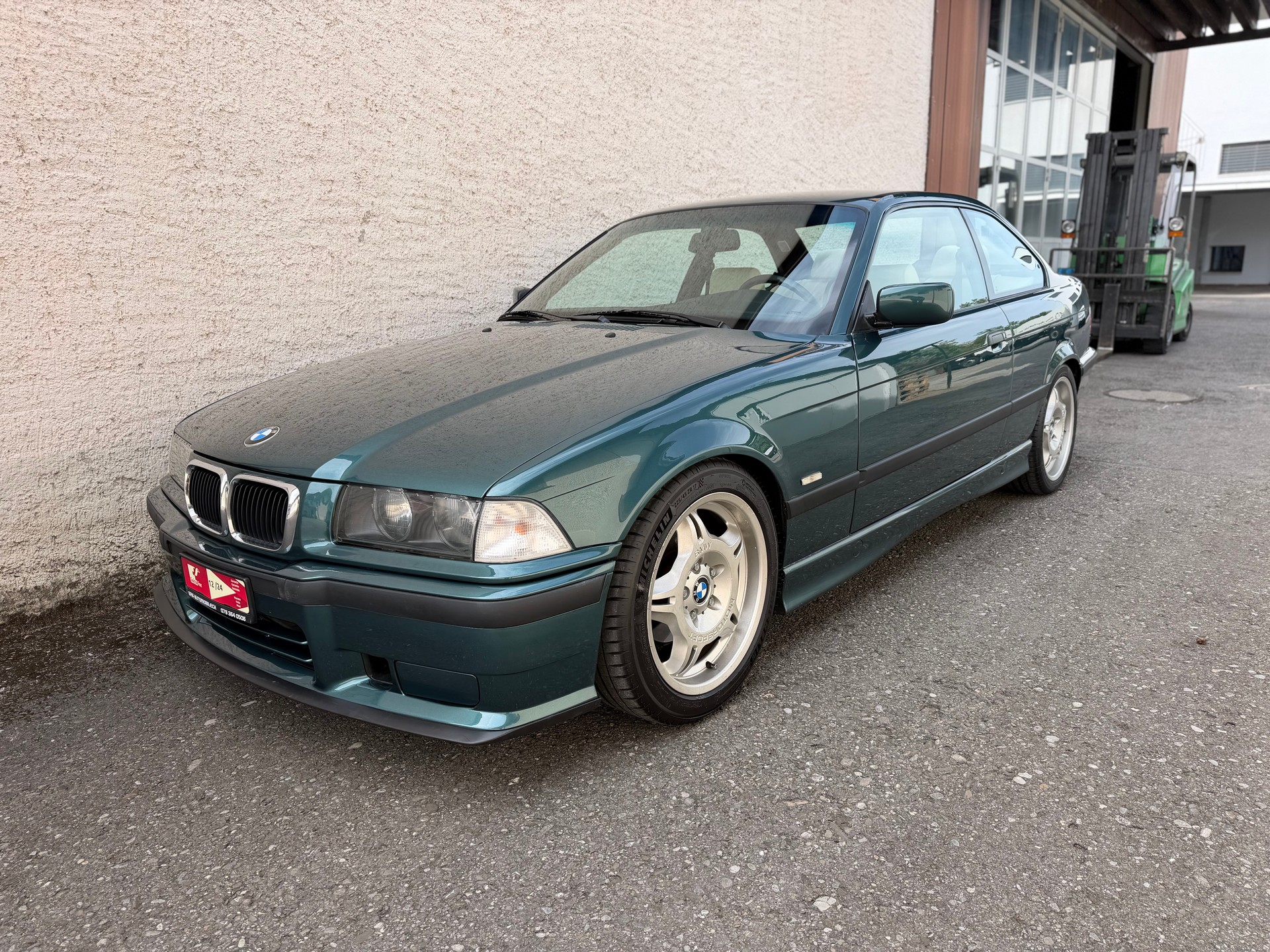 BMW 316i Coupe-image-5