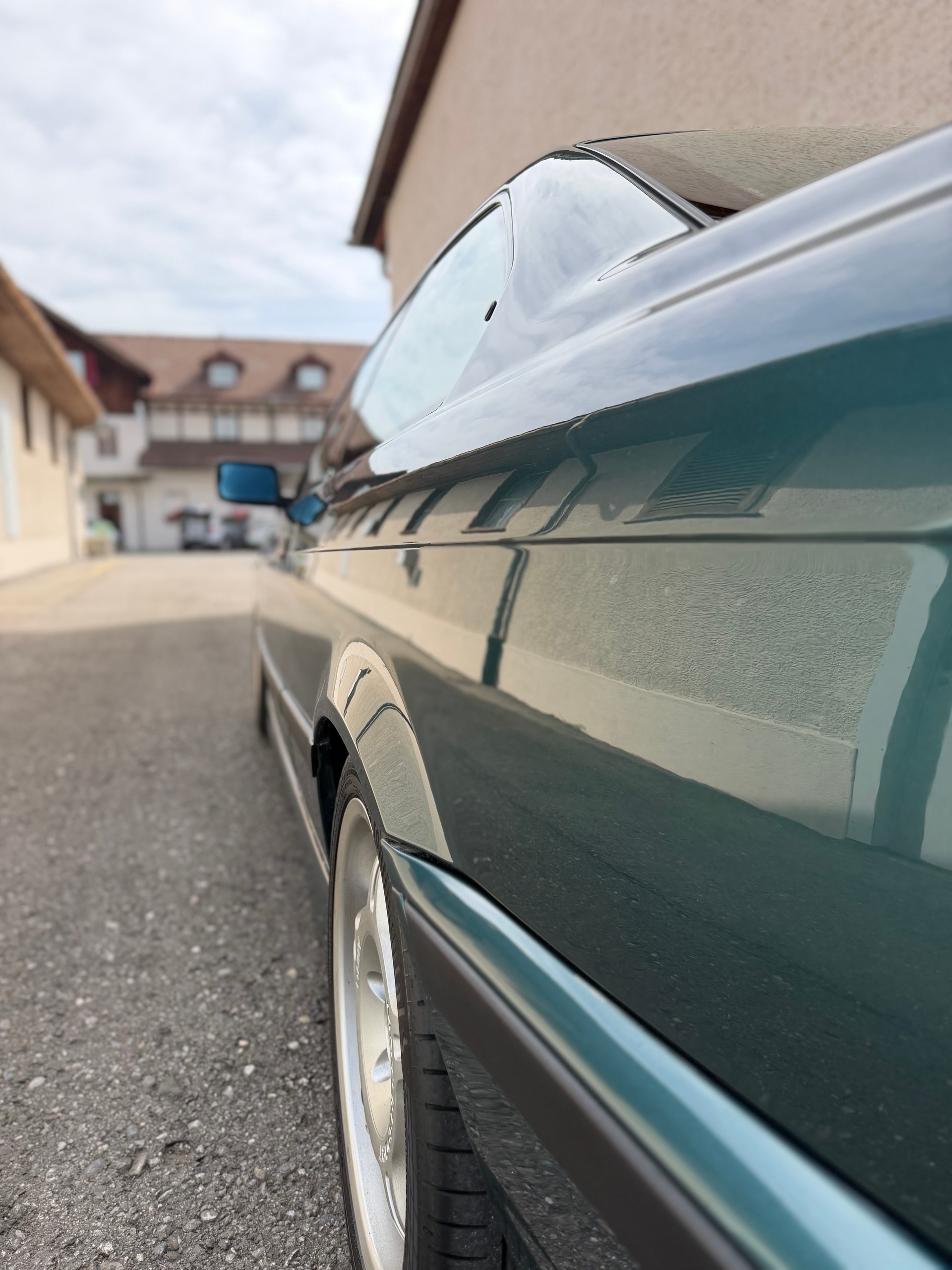 BMW 316i Coupe-image-7