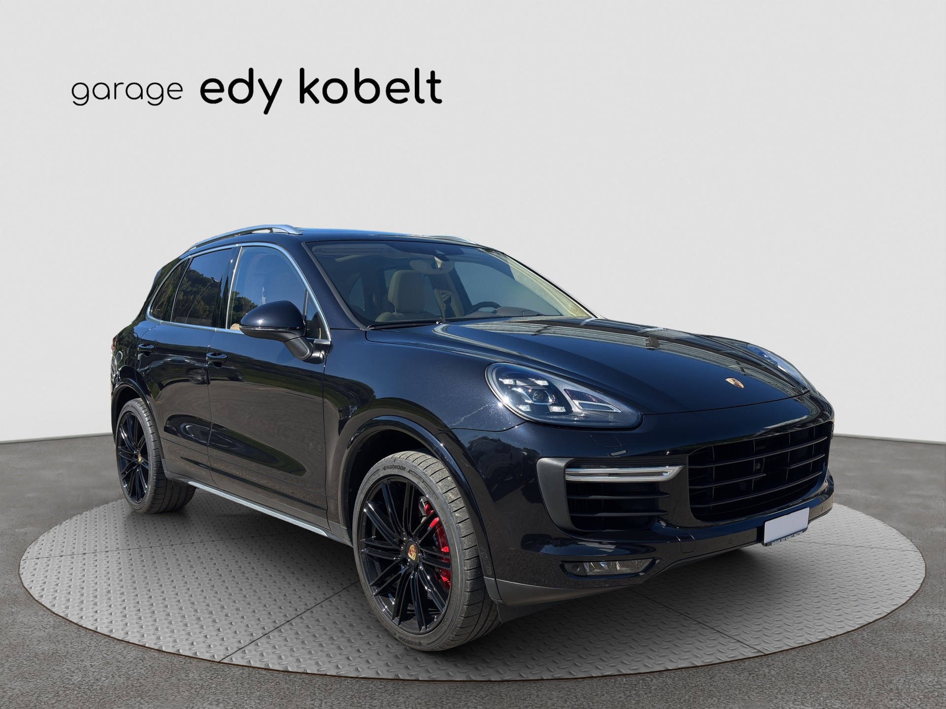 PORSCHE Cayenne Turbo-image-23