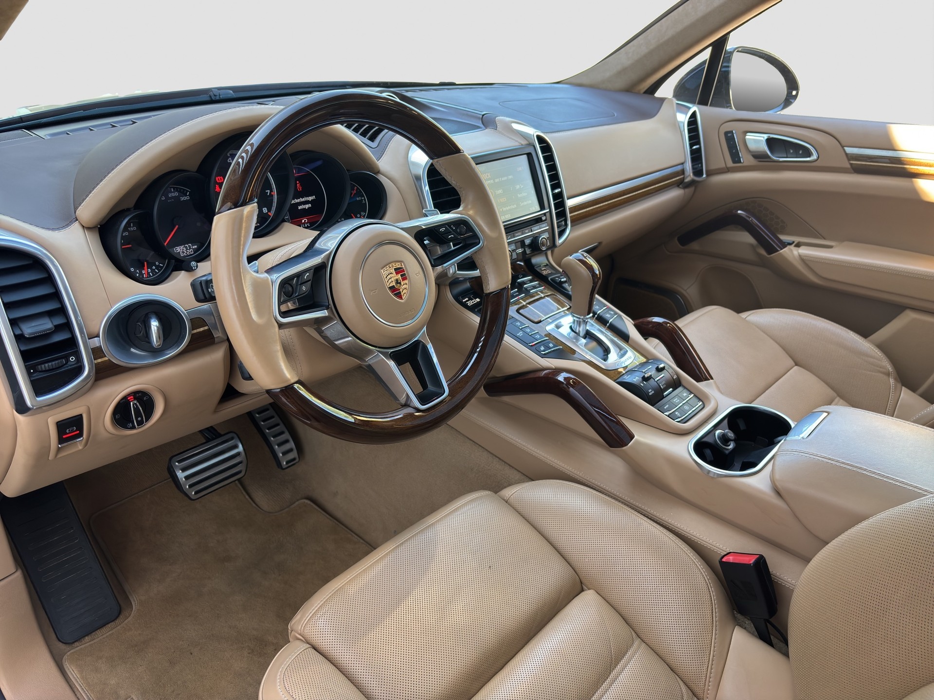 PORSCHE Cayenne Turbo-image-10