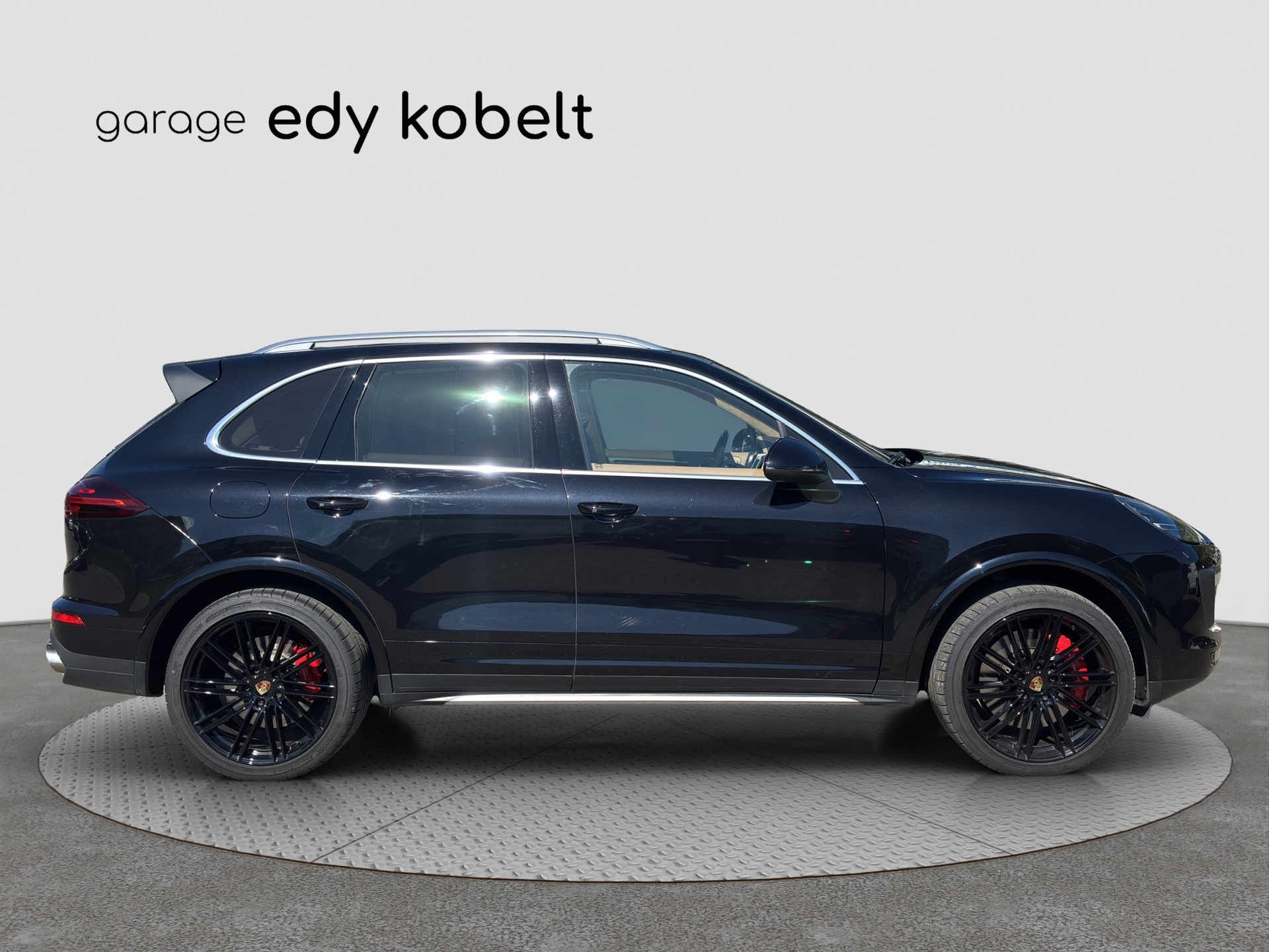 PORSCHE Cayenne Turbo-image-22