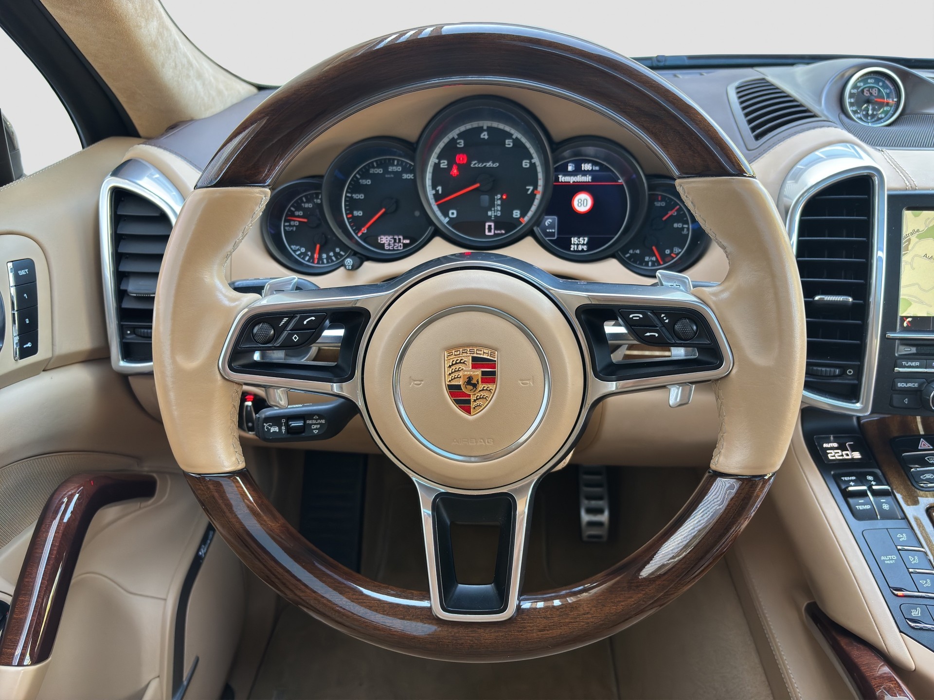 PORSCHE Cayenne Turbo-image-7