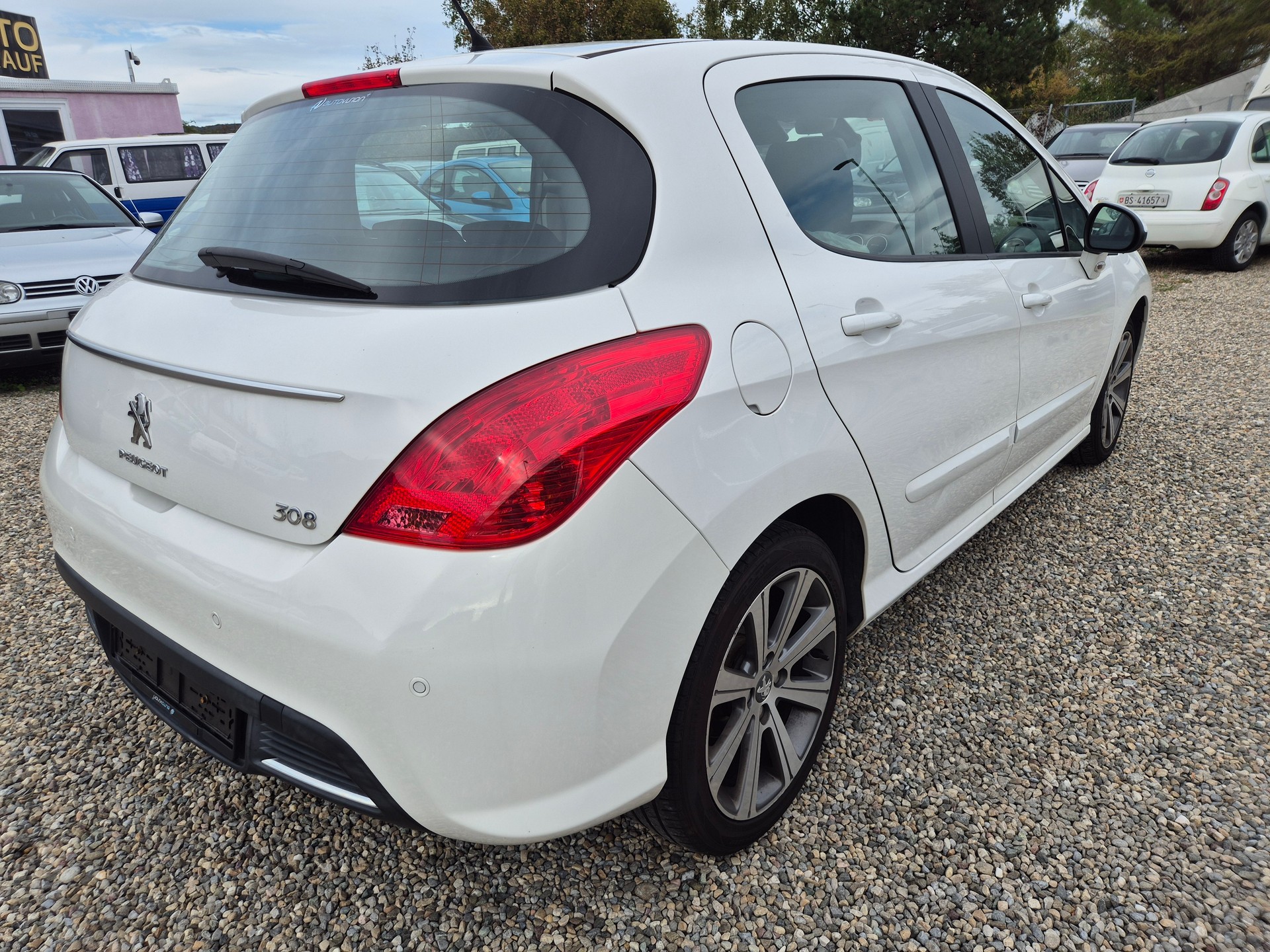 PEUGEOT 308 1.6 16V T Millesim 200-image-4