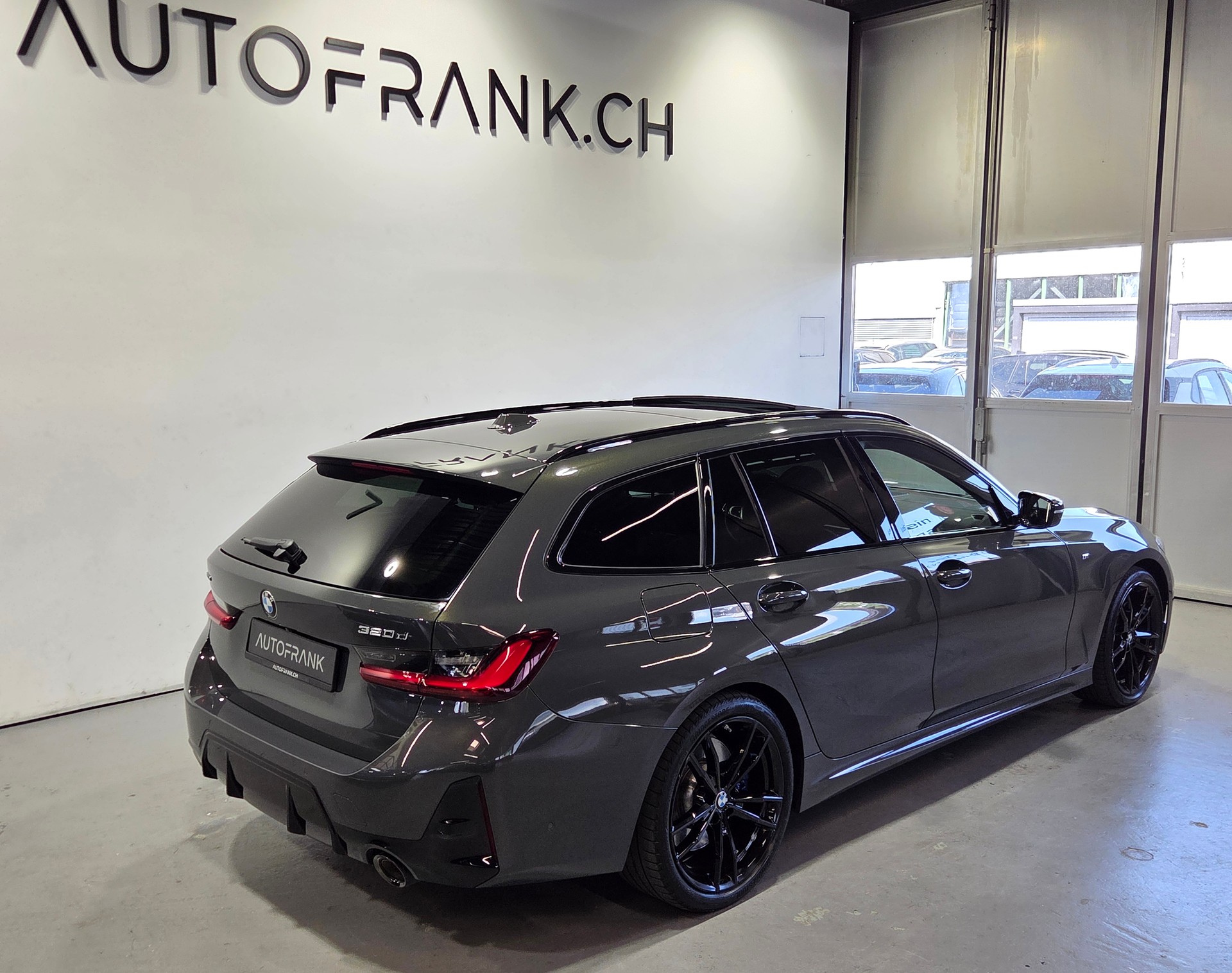 BMW 320d xDrive M-Sport Touring Dravitgrau-image-18