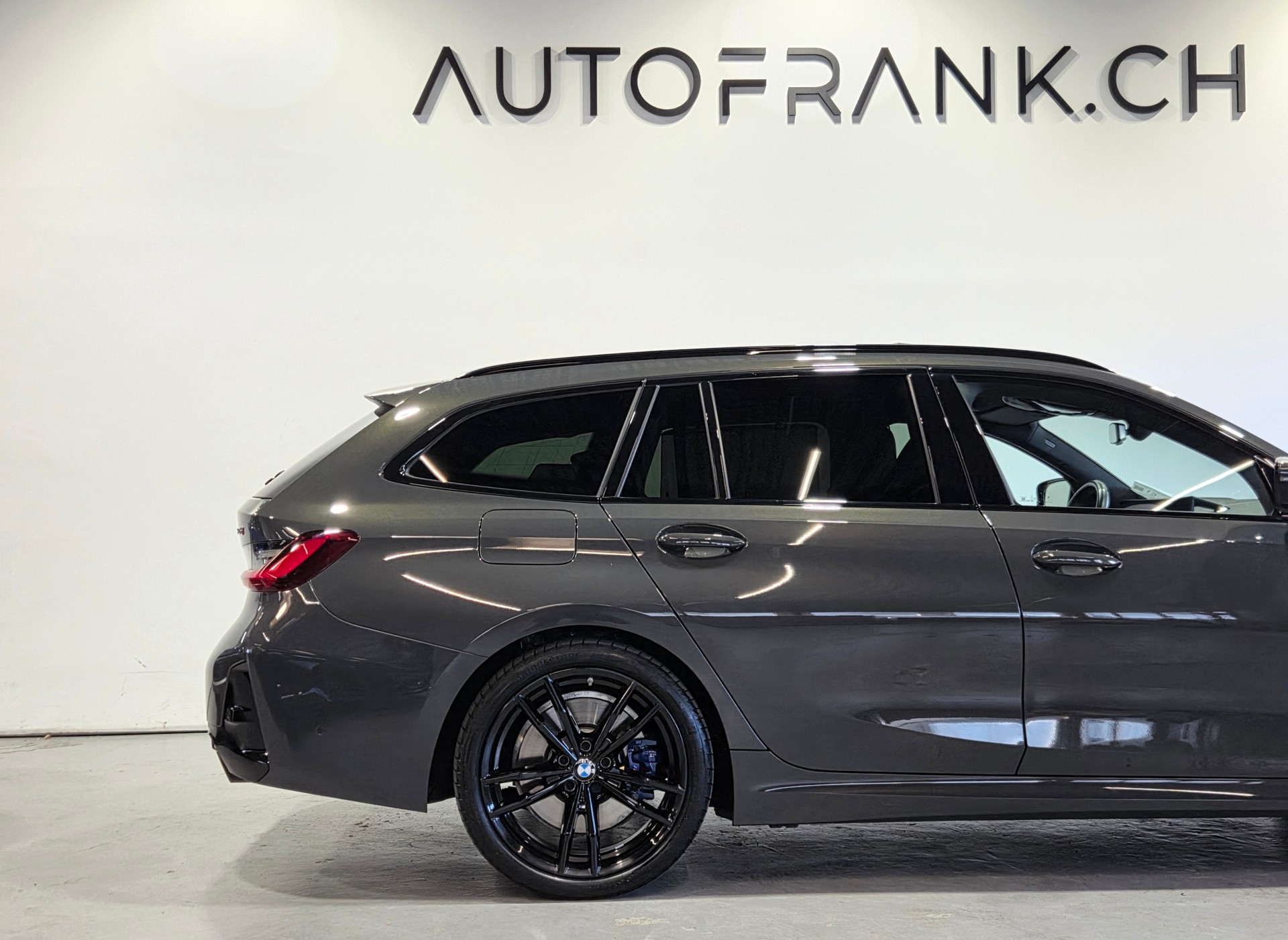 BMW 320d xDrive M-Sport Touring Dravitgrau-image-23