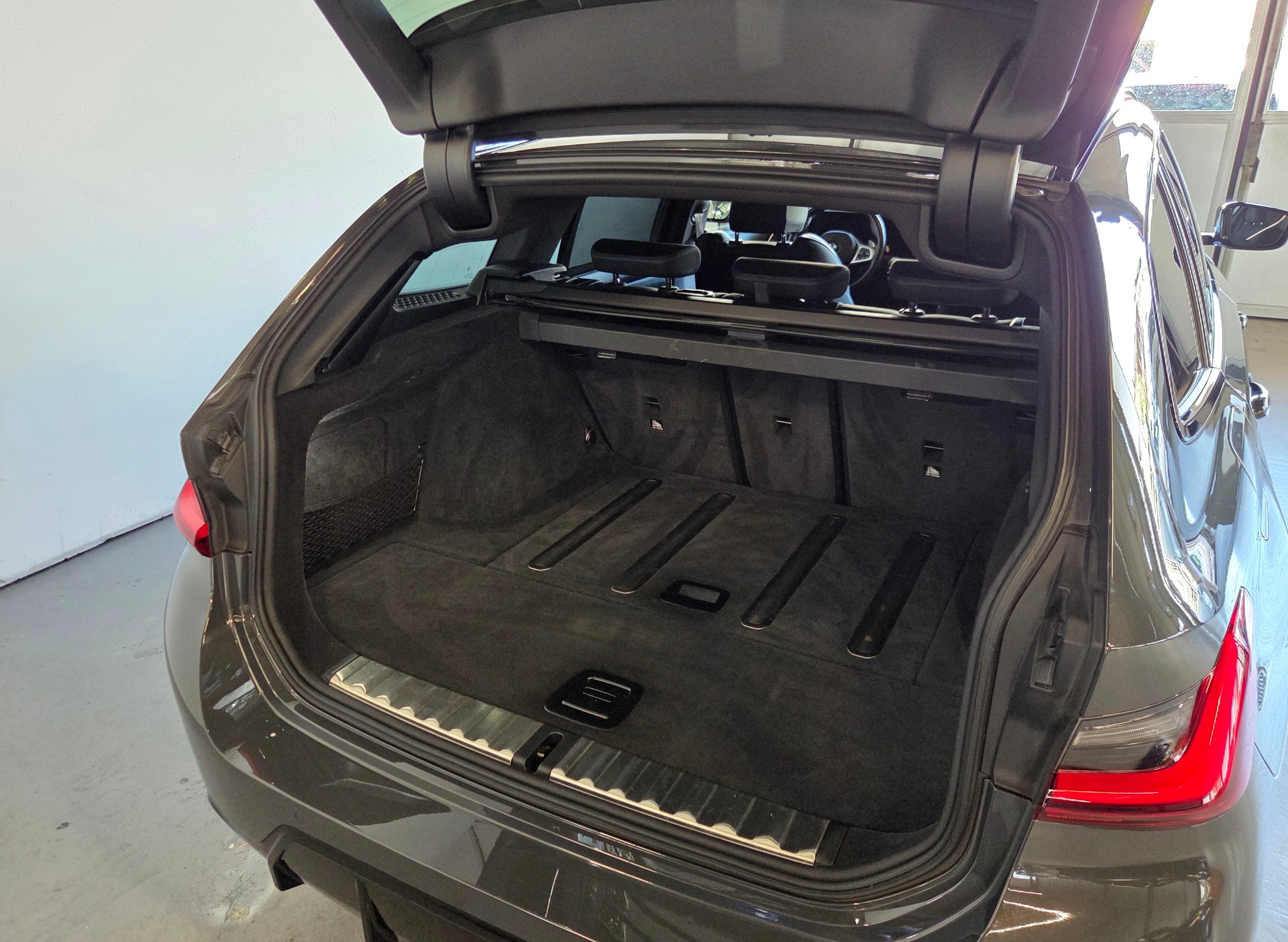 BMW 320d xDrive M-Sport Touring Dravitgrau-image-28