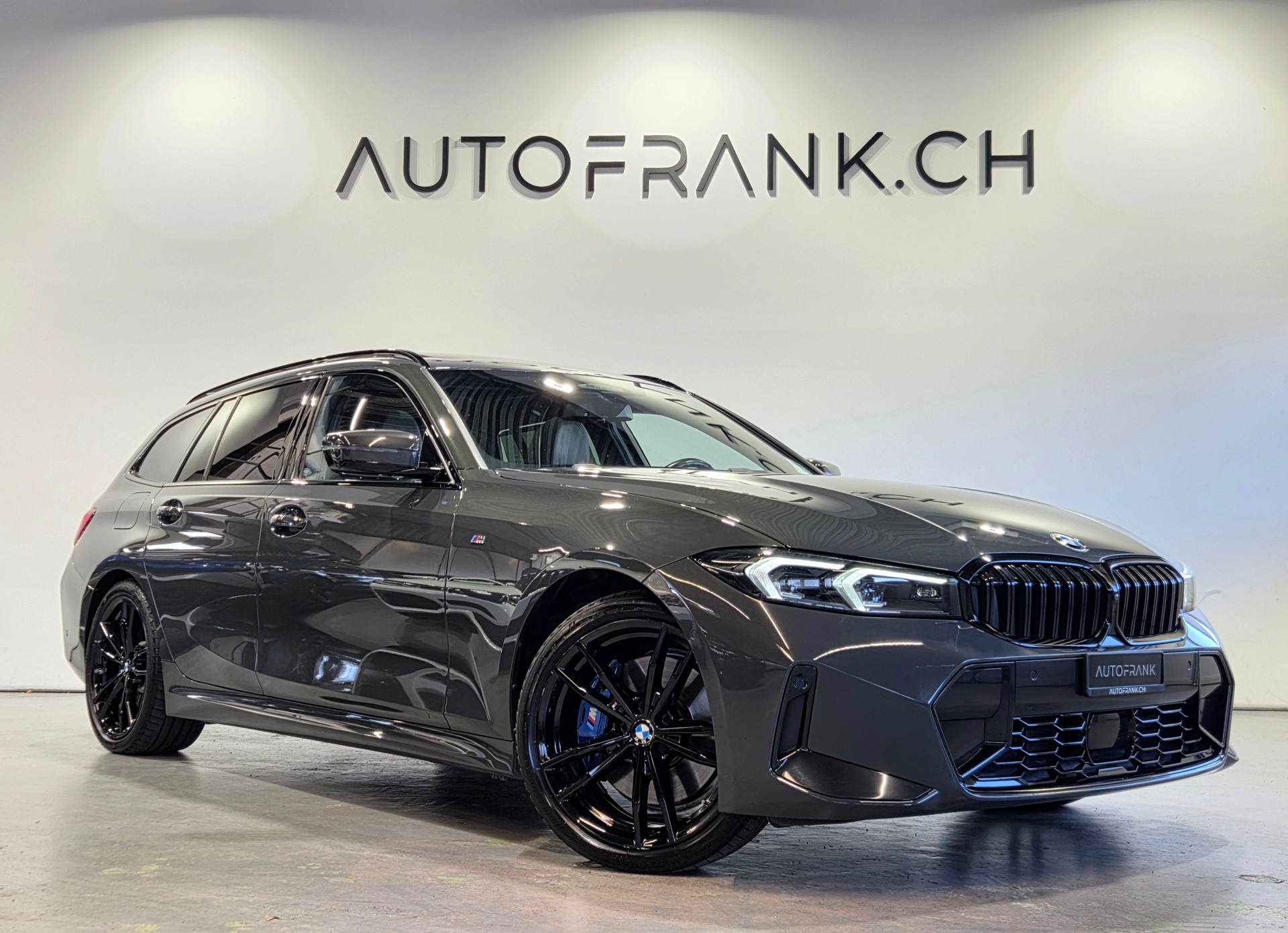 BMW 320d xDrive M-Sport Touring Dravitgrau-image-0