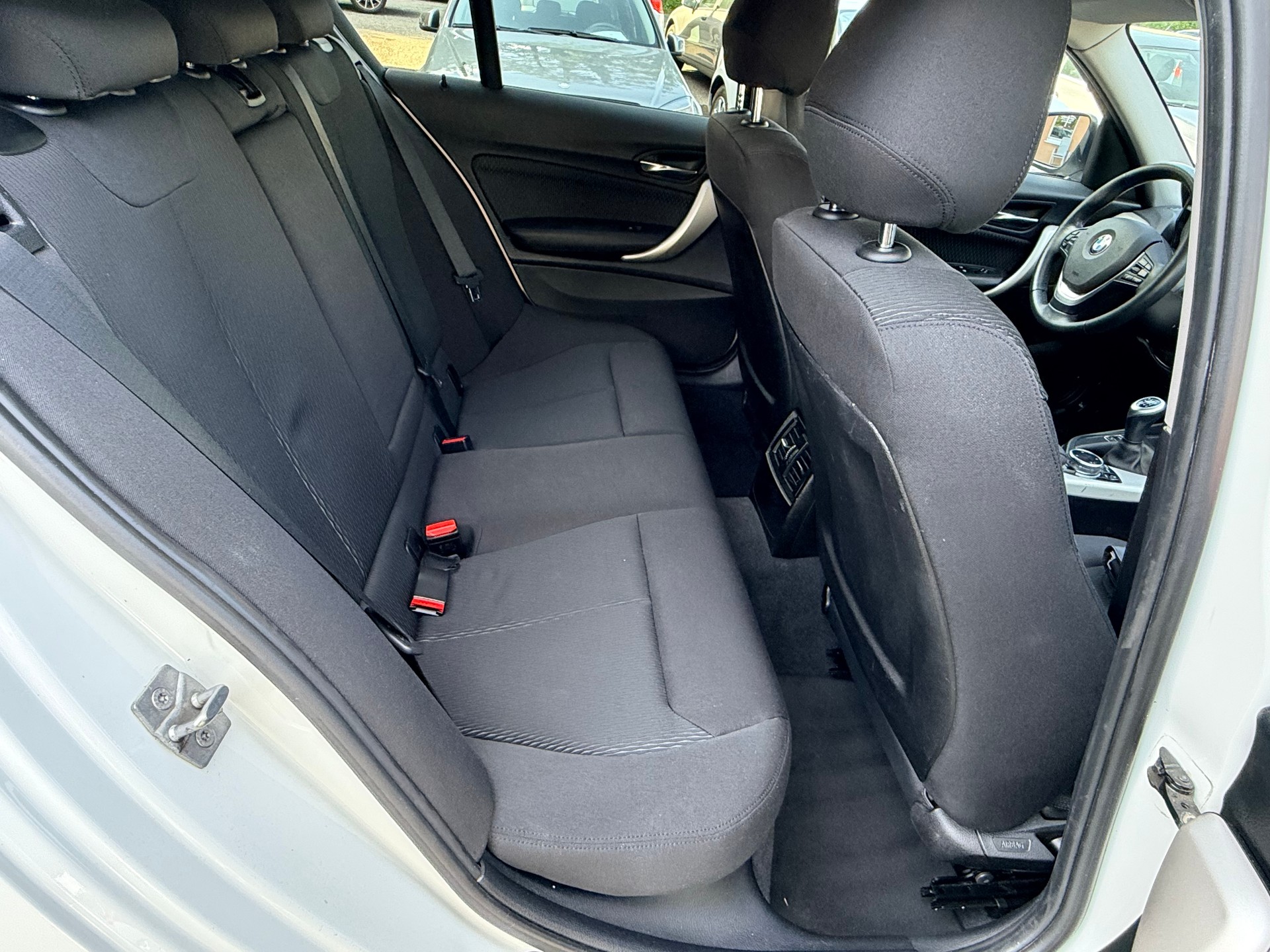 BMW 116i-image-11