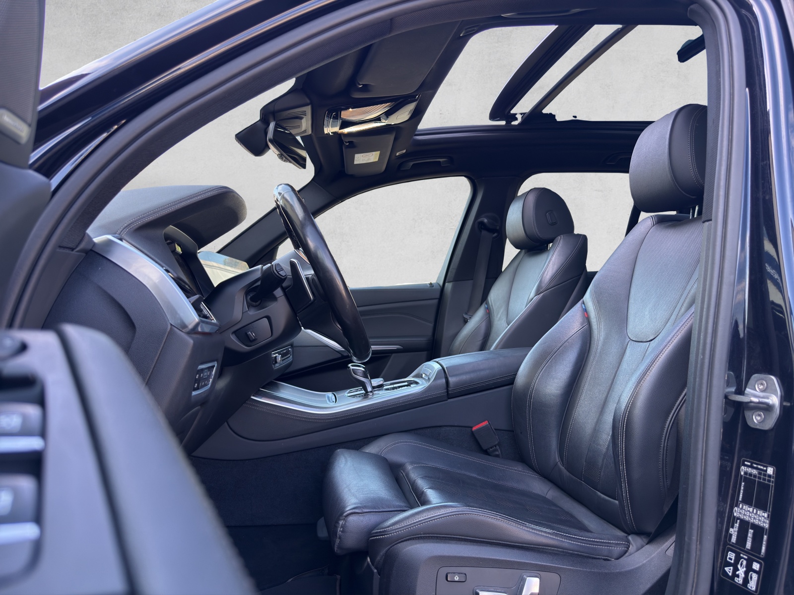 BMW X5 xDrive M50d Steptronic-image-16