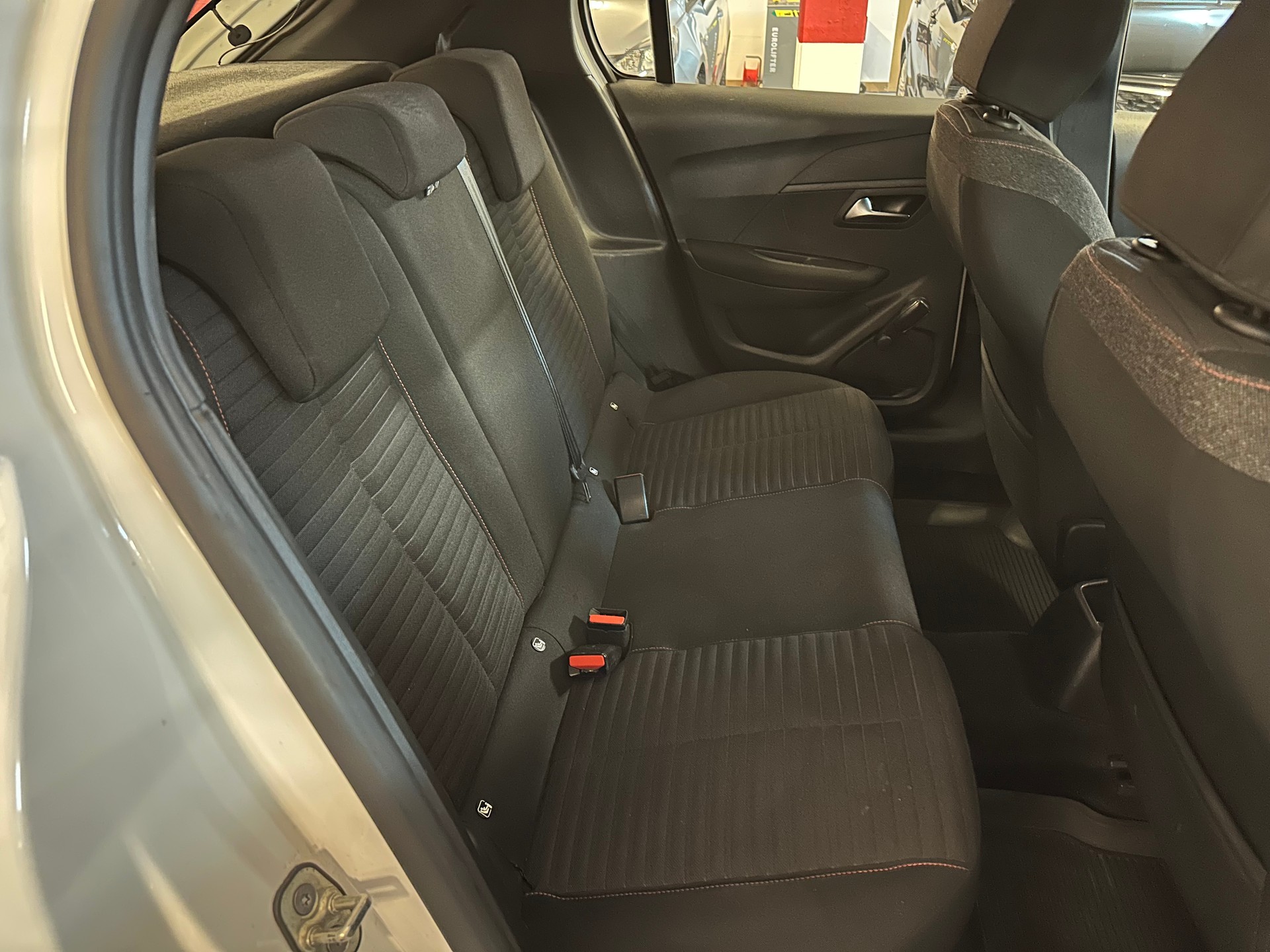 PEUGEOT 208 1.5 BlueHDi Active-image-7