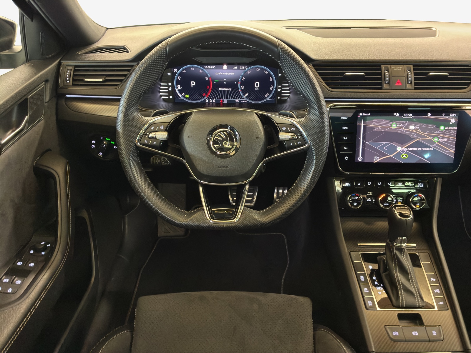 SKODA Superb Combi 2.0 TSI SportLine Light 4x4 DSG-image-8