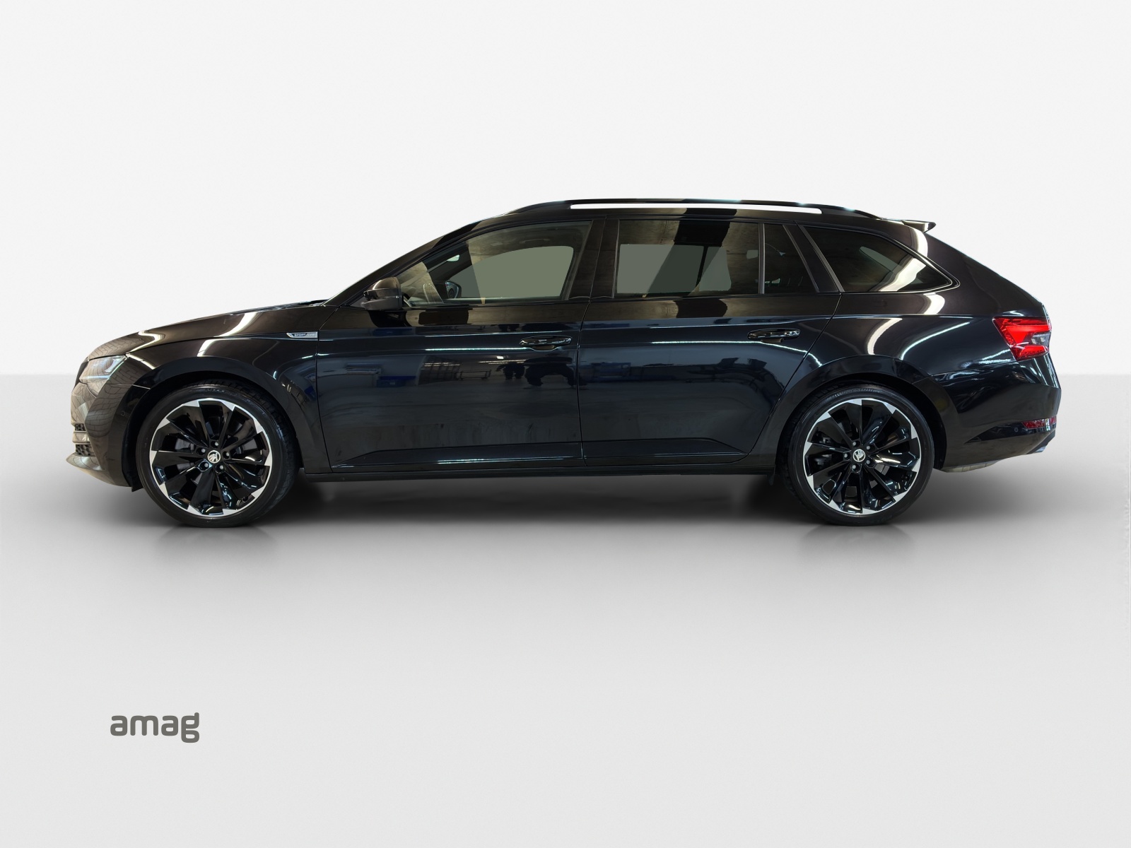 SKODA Superb Combi 2.0 TSI SportLine Light 4x4 DSG-image-1