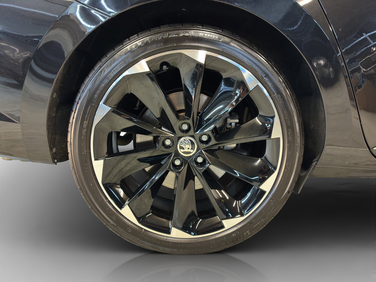 SKODA Superb Combi 2.0 TSI SportLine Light 4x4 DSG-image-14